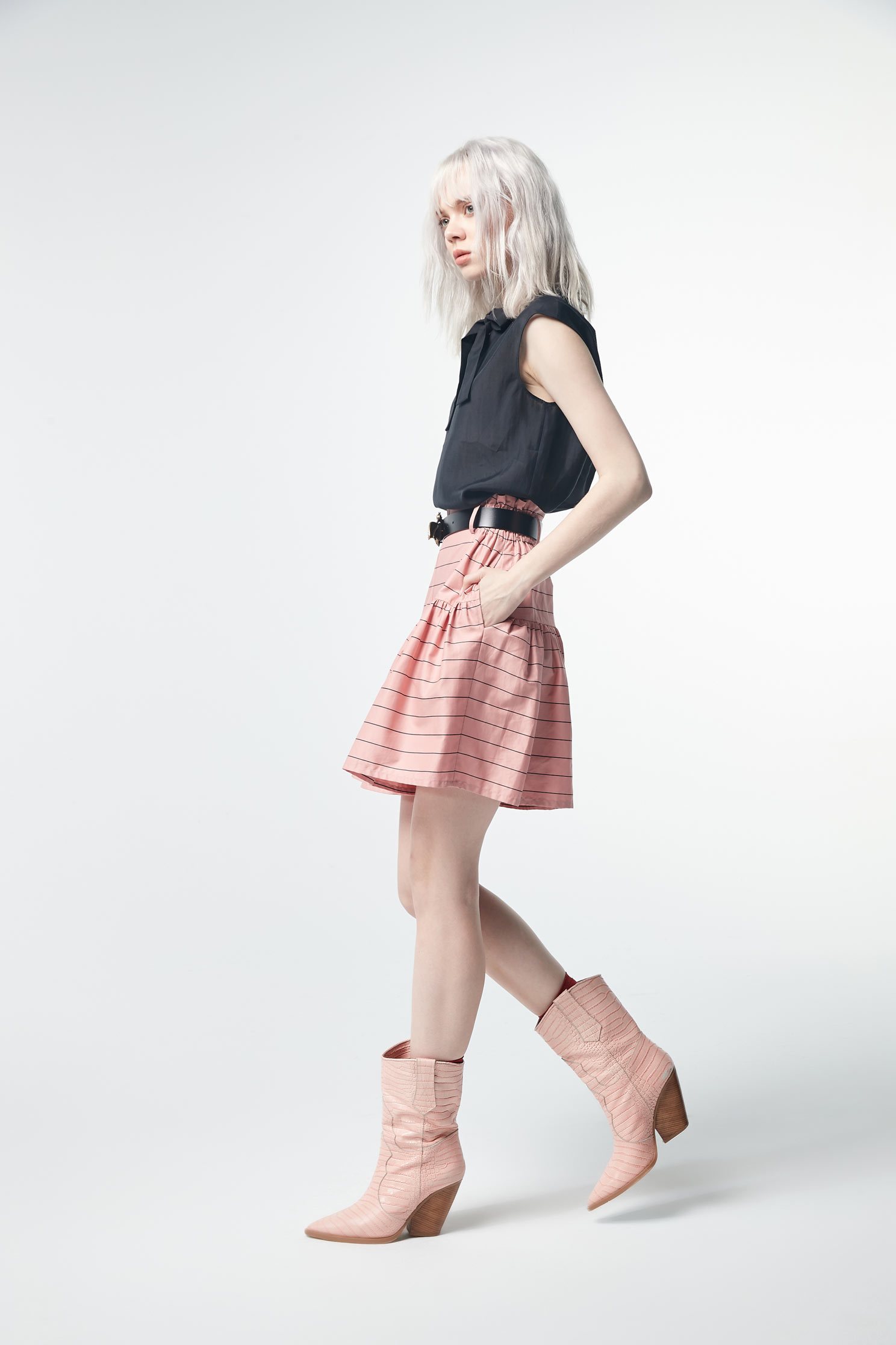 Front collar strap top,top,shortsleevetop,i-select,blacktop