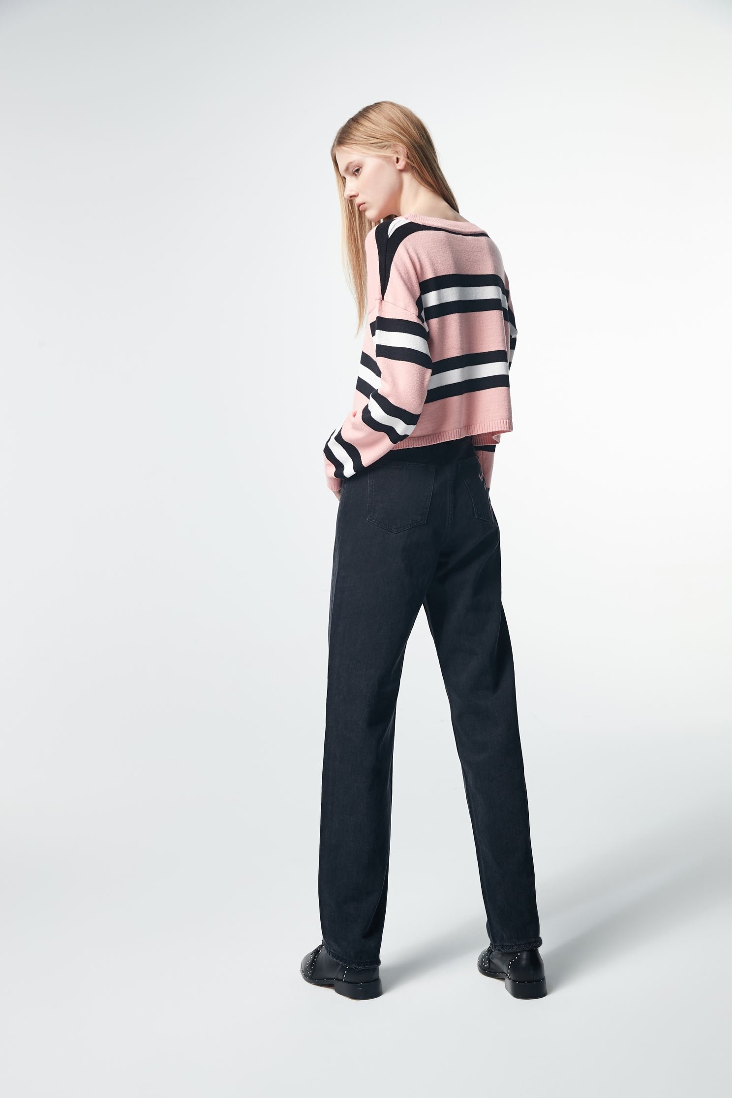 Round-necked striped long-sleeved knit sweater,top,roundnecktop,knitting,knittedtop,knittedtop,longsleevetop