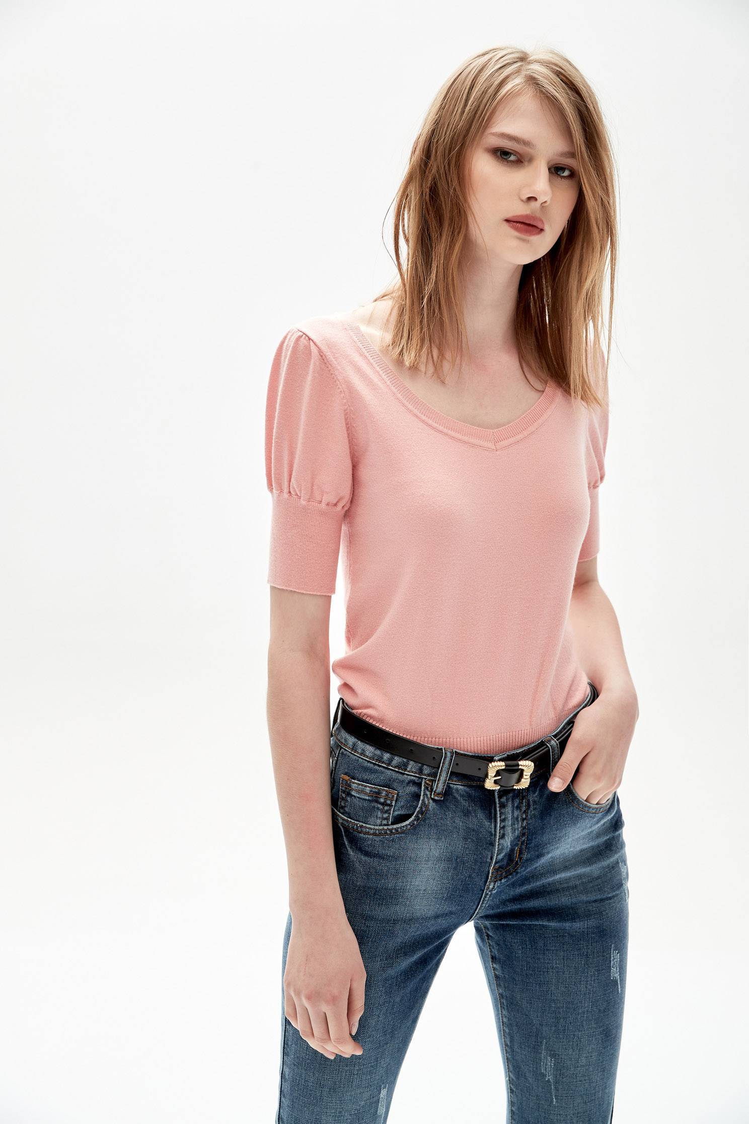 U-neck micro-sleeve short-cut knitwear,u-necktop,roundnecktop,puffsleevetop,shortsleevetop,i-select,knitting,knittedtop,knittedtop,girlfriendsspringtour