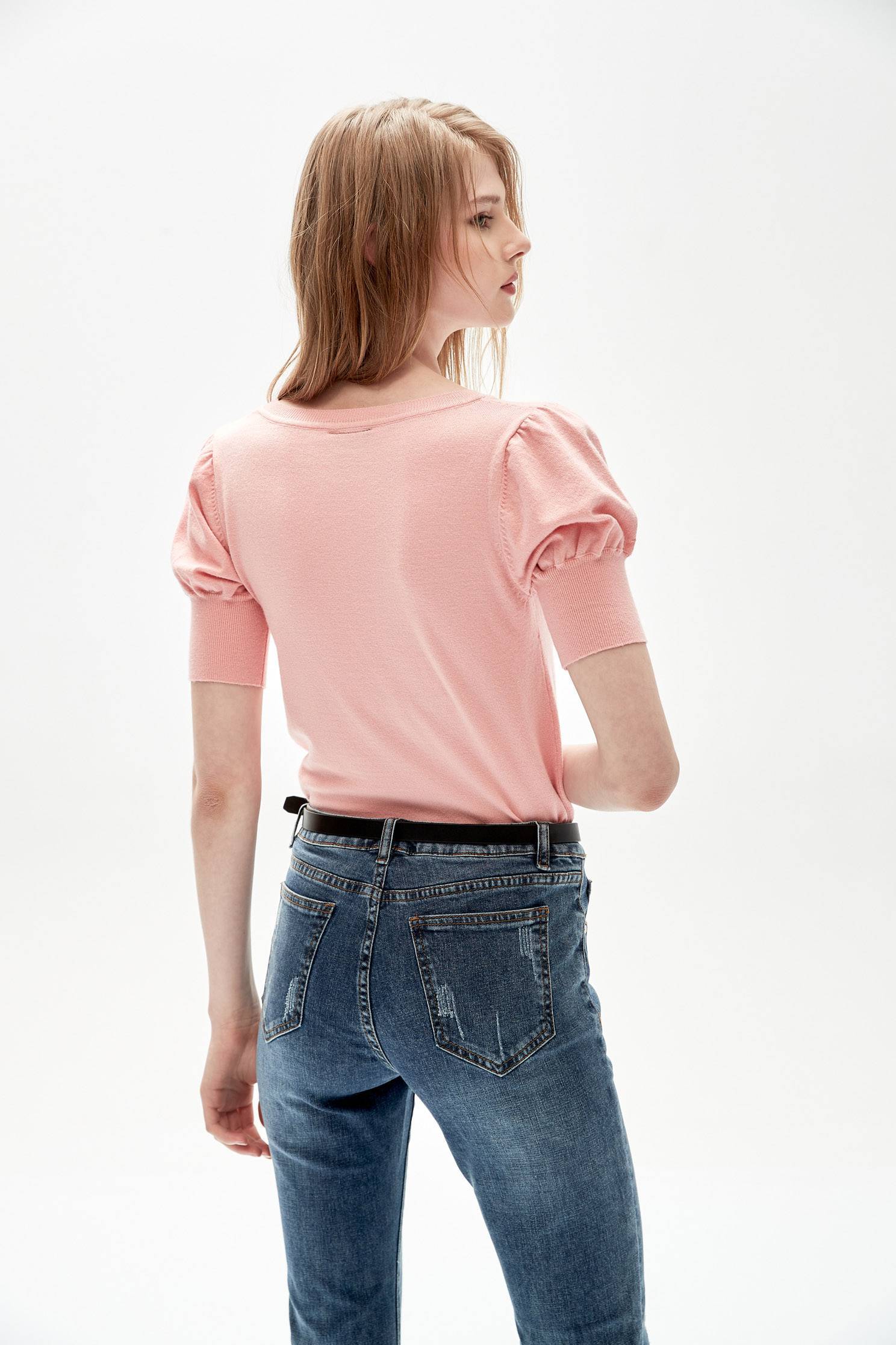 U-neck micro-sleeve short-cut knitwear,u-necktop,roundnecktop,puffsleevetop,shortsleevetop,i-select,knitting,knittedtop,knittedtop,girlfriendsspringtour
