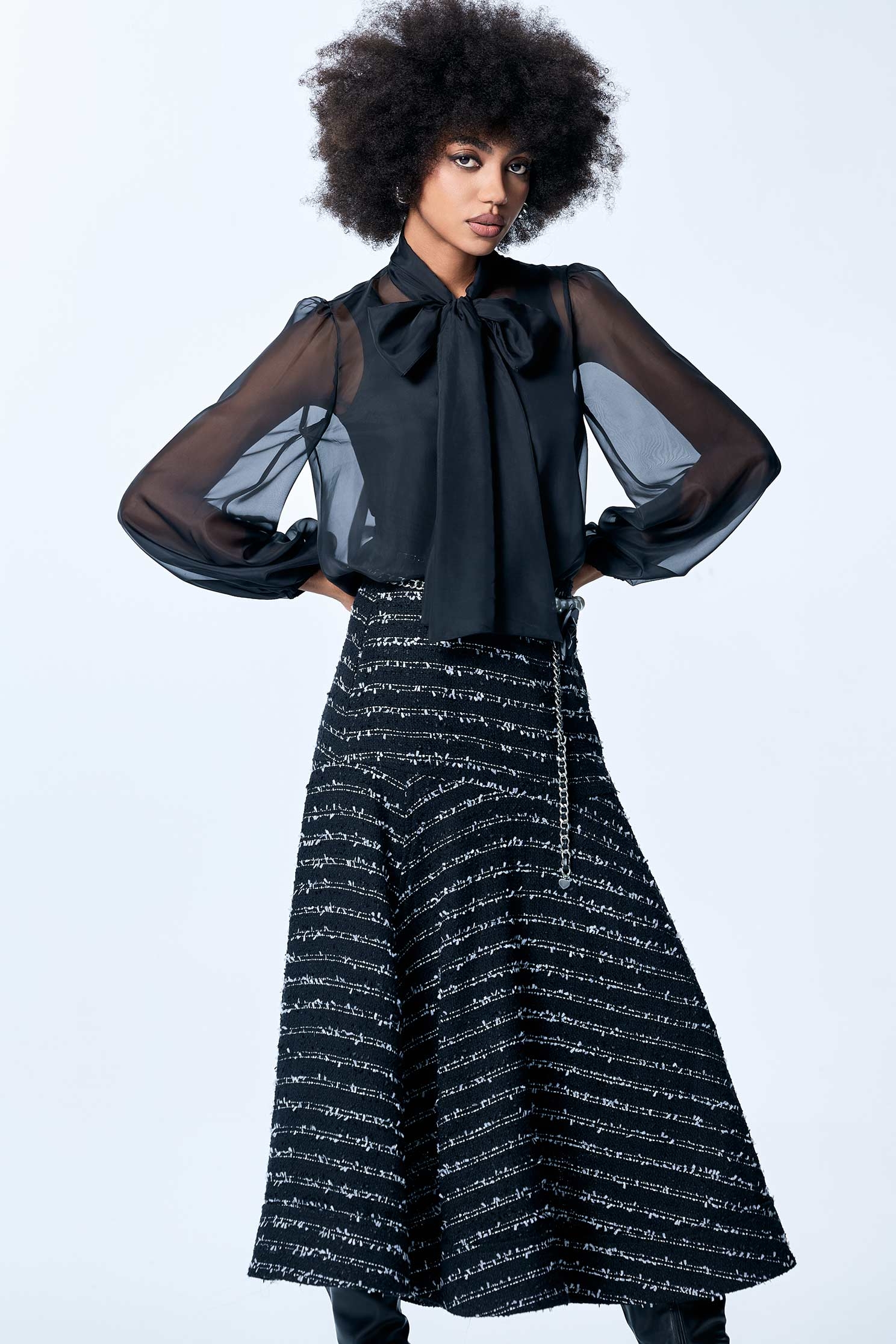 極致黑類烏干高領綁帶上衣極致黑類烏干高領綁帶上衣,上衣,內搭上衣,春夏穿搭,透膚上衣