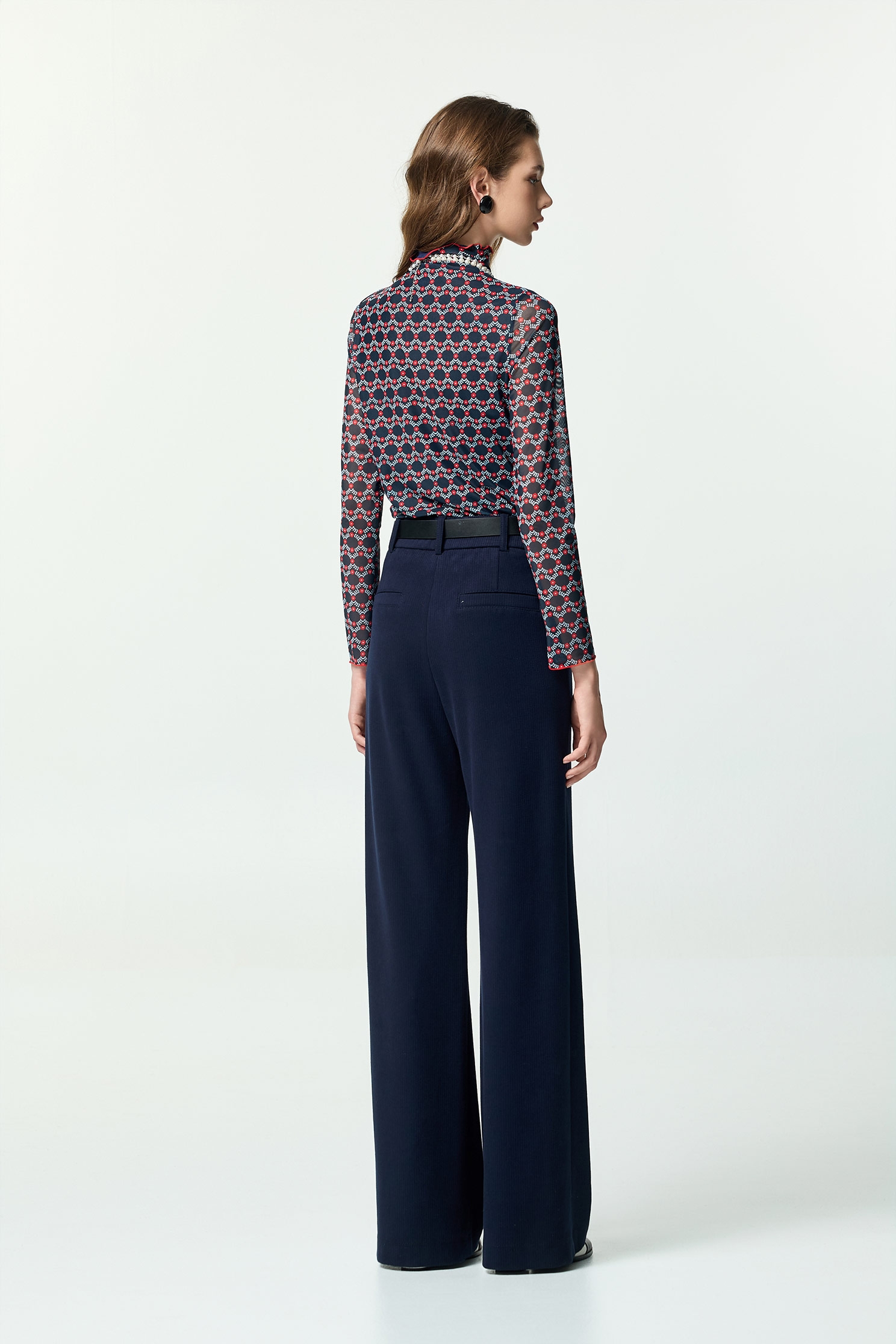 火焰花卉圖騰印花上衣火焰花卉圖騰印花上衣,上衣,人氣商品,刺繡,秋冬穿搭