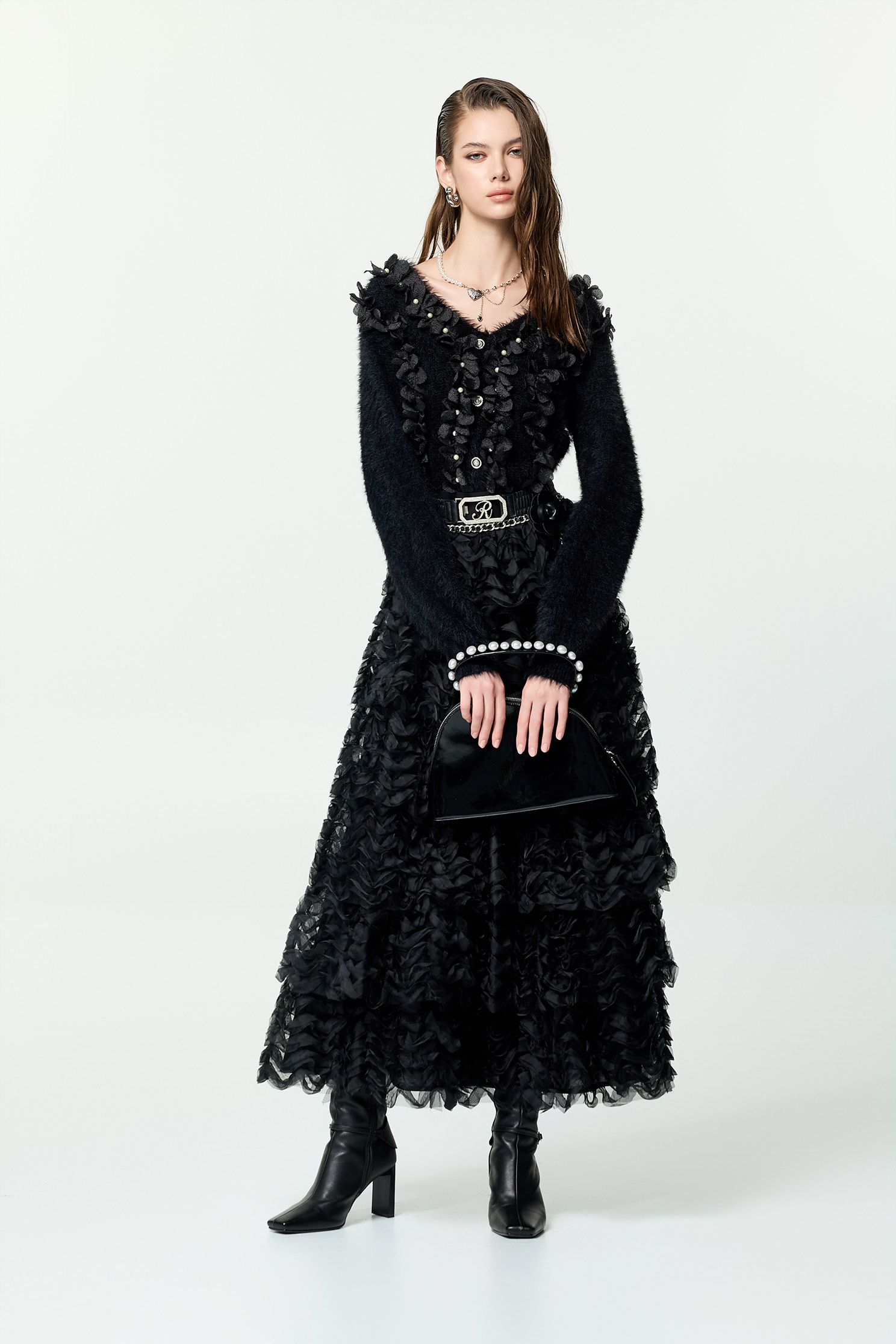 立體珍珠花朵針織單品立體珍珠花朵針織單品,時髦成套搭配,派對特輯,珍珠,秋冬穿搭,約會特輯,花花世界,針織,針織衫