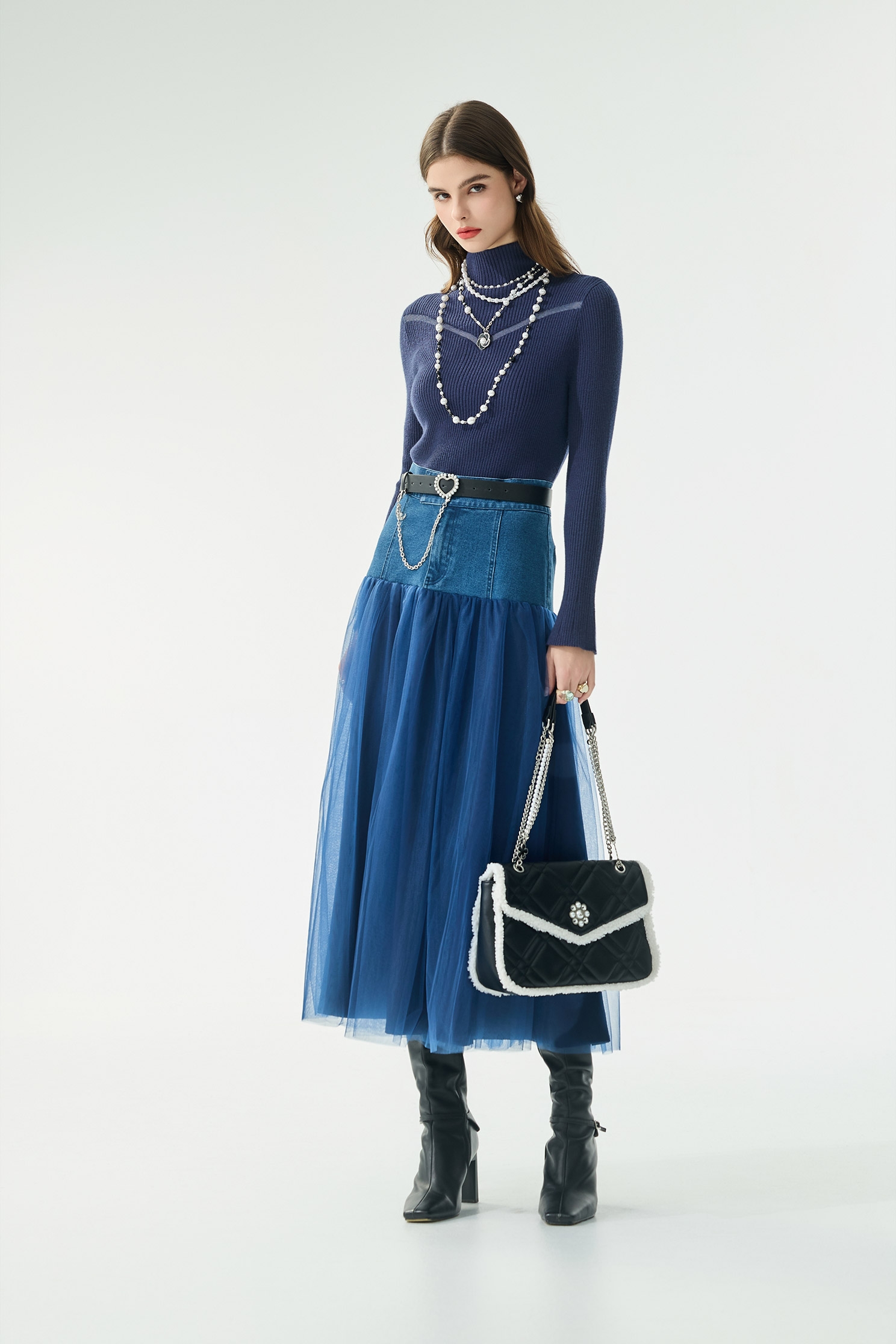 簍空Ｖ造型針織上衣簍空Ｖ造型針織上衣,上班OL穿搭,上衣,內搭上衣,秋冬穿搭,簡約穿搭,約會特輯,針織,針織上衣,針織衫