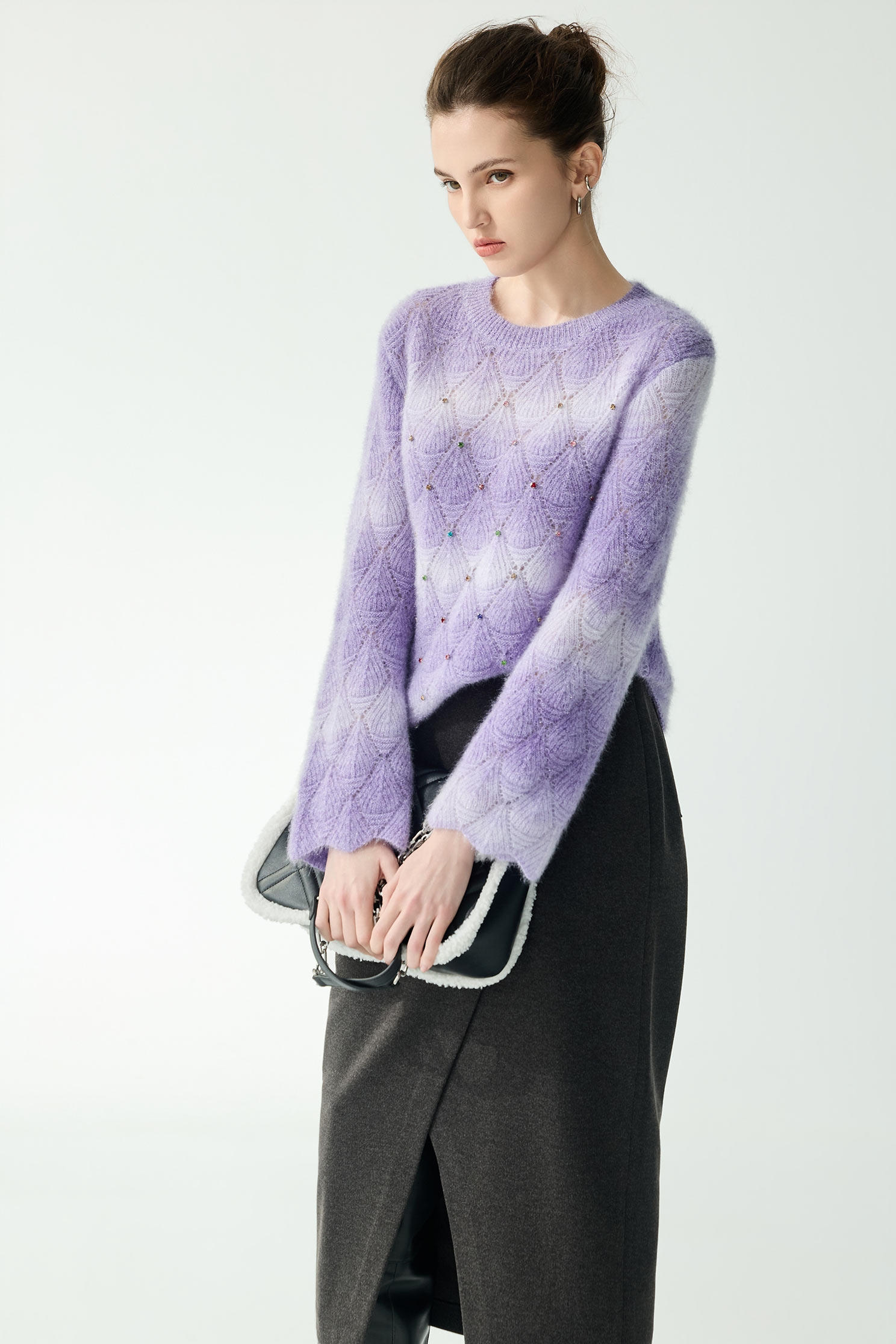 銀河丁香紫漸層針織銀河丁香紫漸層針織,上衣,人氣商品,條紋,秋冬穿搭,約會特輯,針織,針織上衣,針織衫