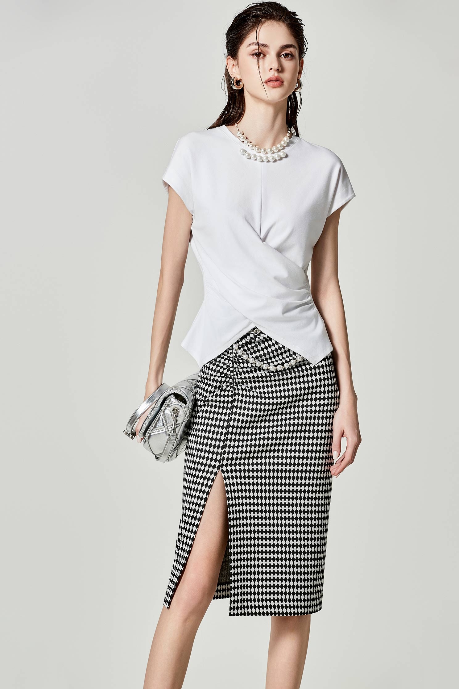 交叉抽皺下擺Ｔ恤交叉抽皺下擺Ｔ恤,上衣,春夏穿搭,珍珠,白色上衣,純棉