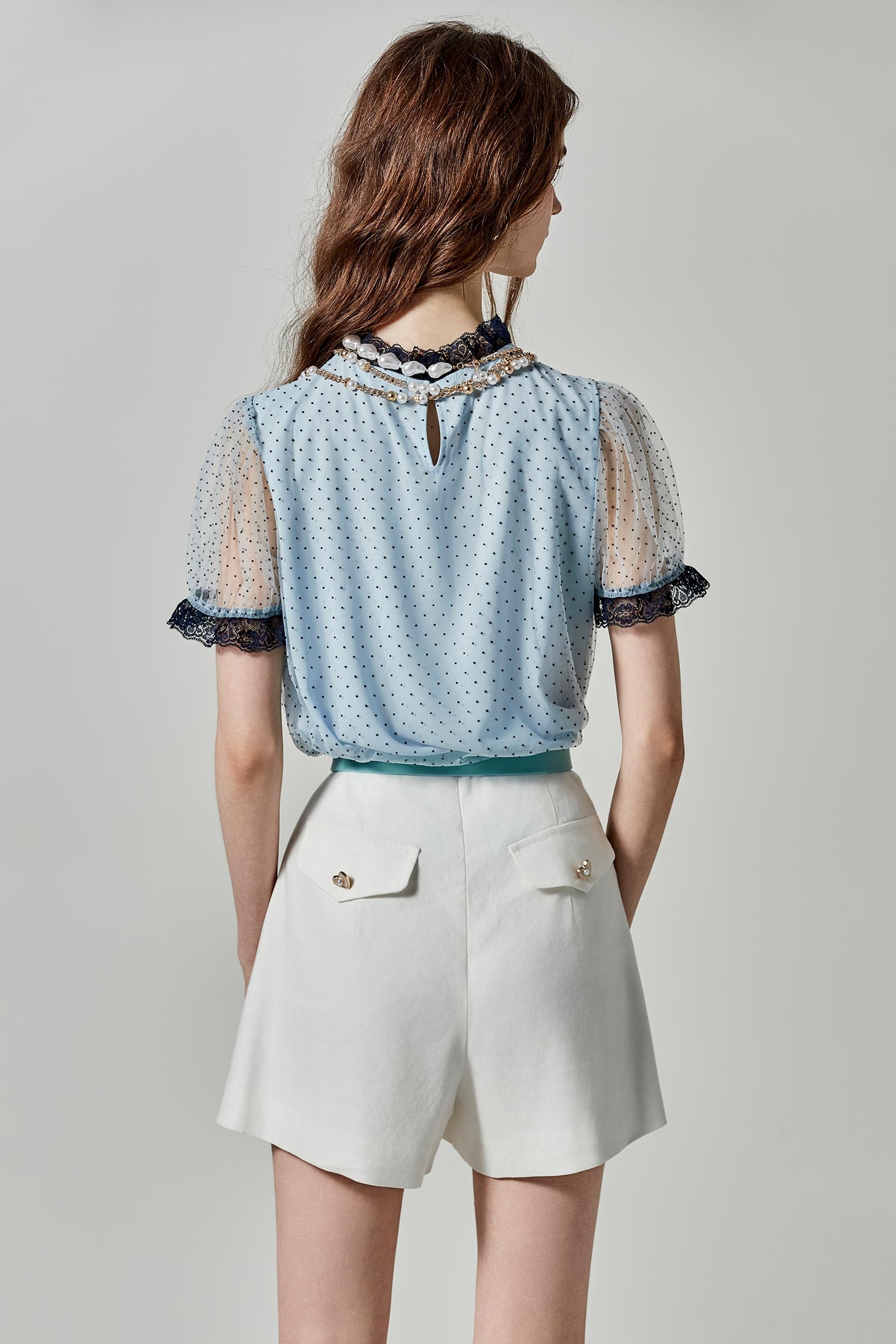 綴點點植絨細網紗上衣綴點點植絨細網紗上衣,上衣,春夏穿搭,網紗,蕾絲