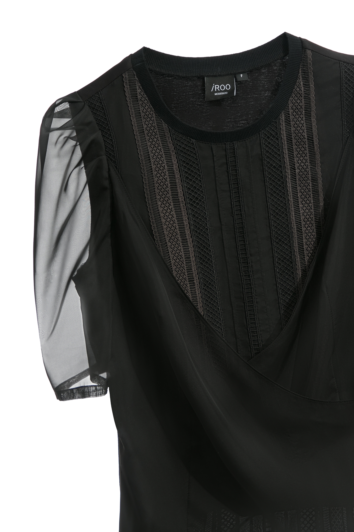 拼蕾絲條假兩件式上衣拼蕾絲條假兩件式上衣,T恤,上衣,春夏穿搭,蕾絲,蕾絲上衣,黑色上衣