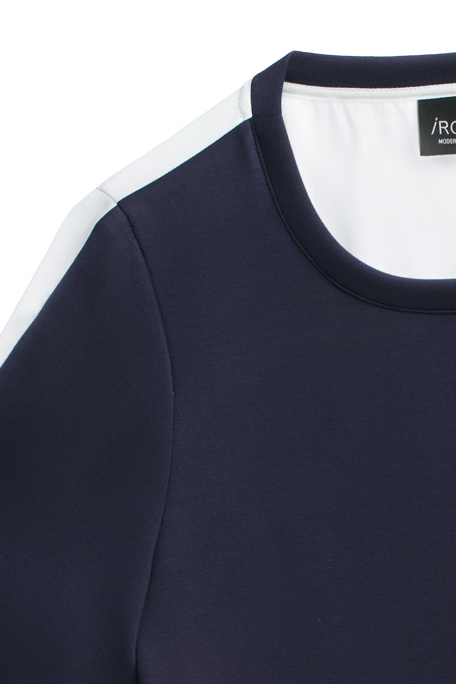 空氣布剪接襯衫布繭型上衣空氣布剪接襯衫布繭型上衣,上衣,春夏穿搭,白色上衣