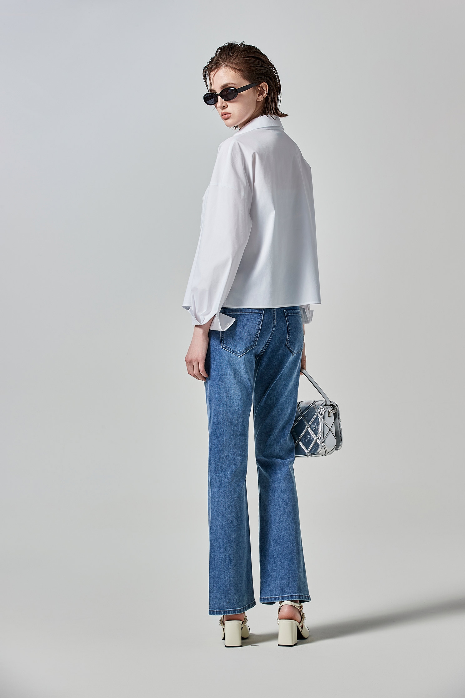 兩件式收腰小背心長袖襯衫兩件式收腰小背心長袖襯衫,一般背心,一般背心馬甲,上衣,人氣商品,春夏穿搭,白色上衣,背心