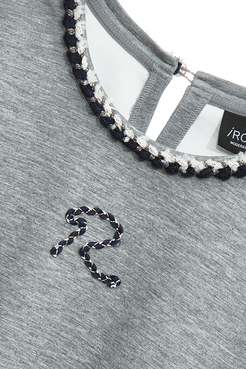 鹽灰色織帶繞字裝飾T鹽灰色織帶繞字裝飾T,T-Shirt,春夏穿搭