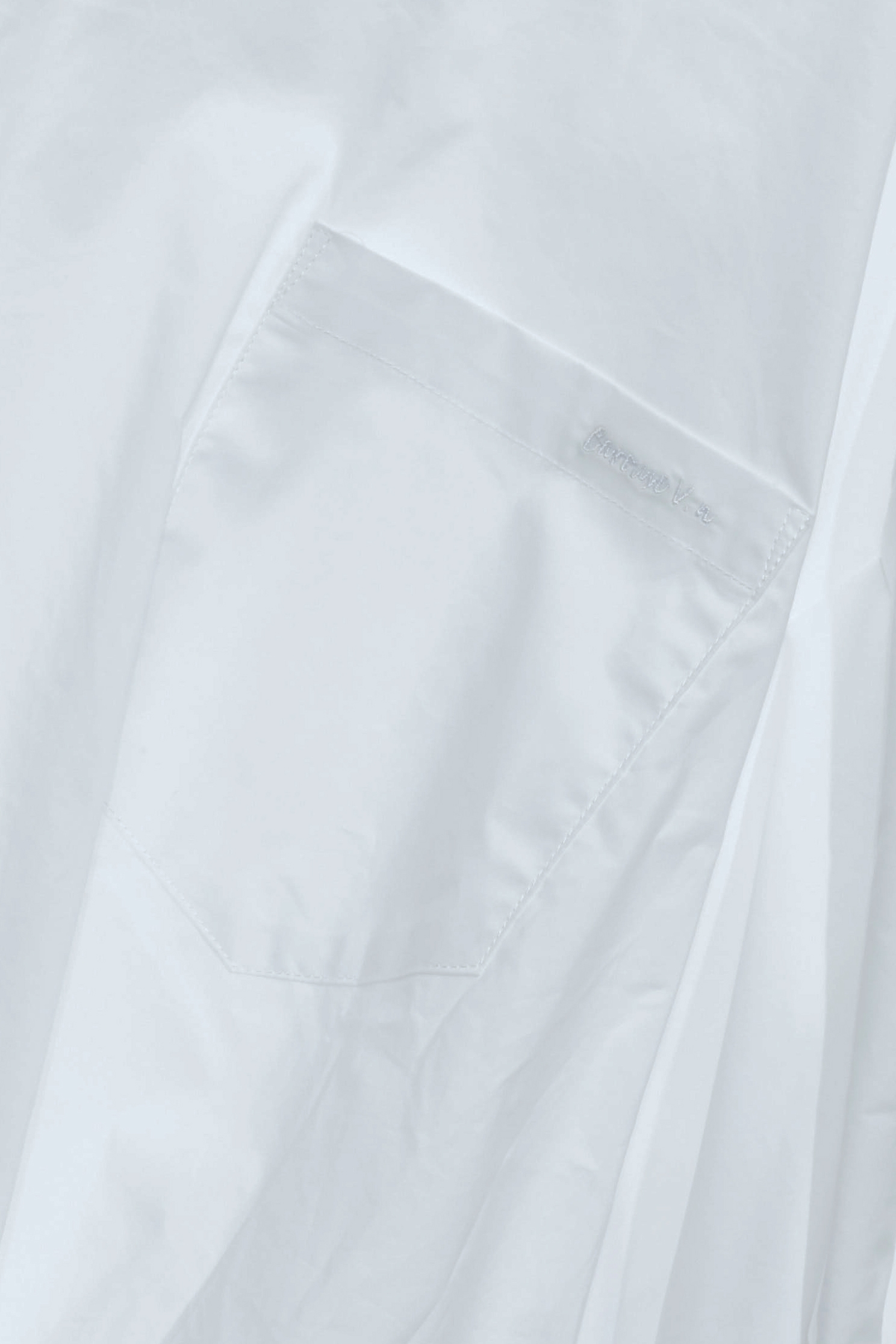 白色立體泡袖單品上衣白色立體泡袖單品上衣,上衣,春夏穿搭,白色上衣,約會特輯,繡花,襯衫