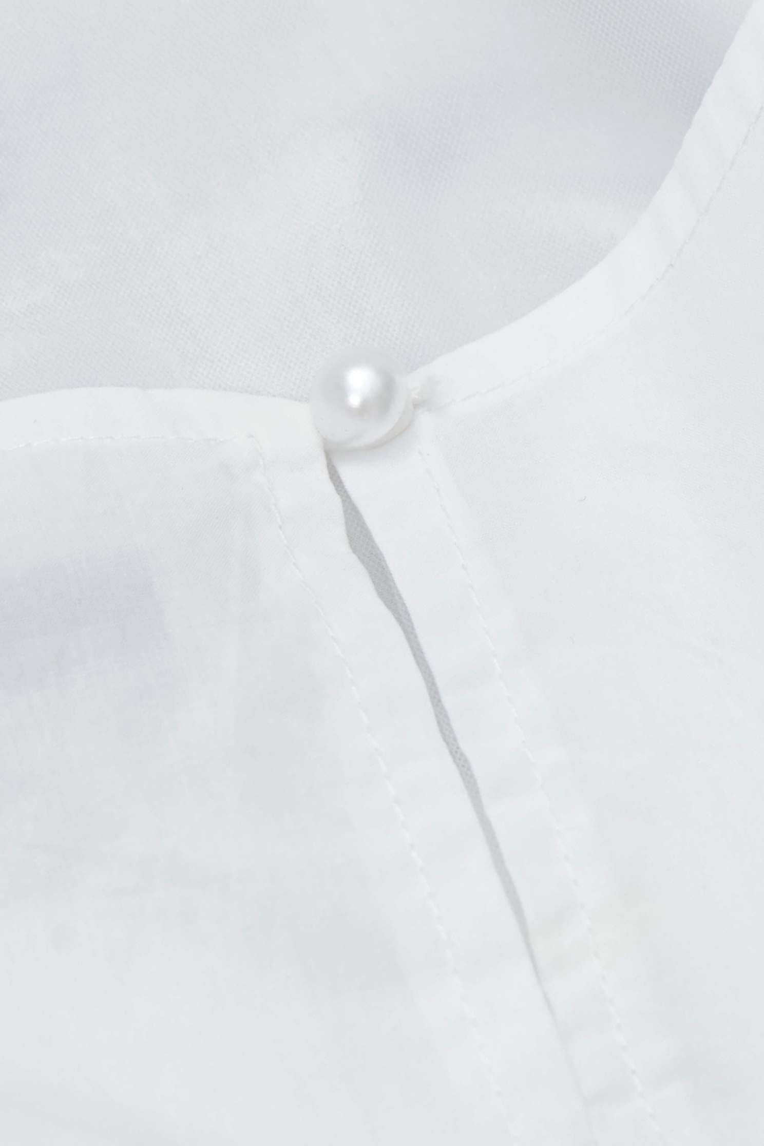 白色立體泡袖單品上衣白色立體泡袖單品上衣,上衣,春夏穿搭,白色上衣,約會特輯,繡花,襯衫