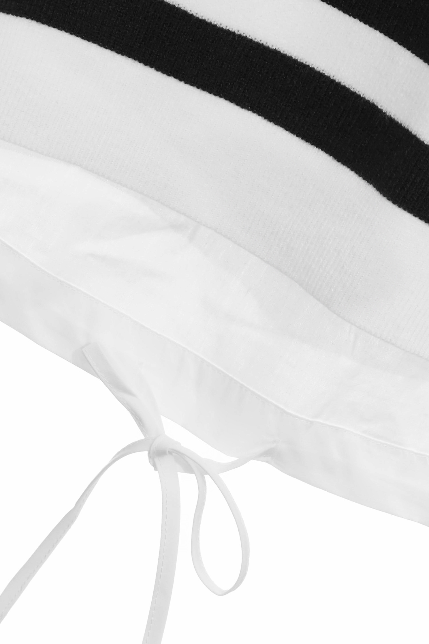 午夜藍條針平織剪接上衣午夜藍條針平織剪接上衣,V領上衣,上衣,人氣商品,春夏穿搭,襯衫,針織,針織上衣,針織衫