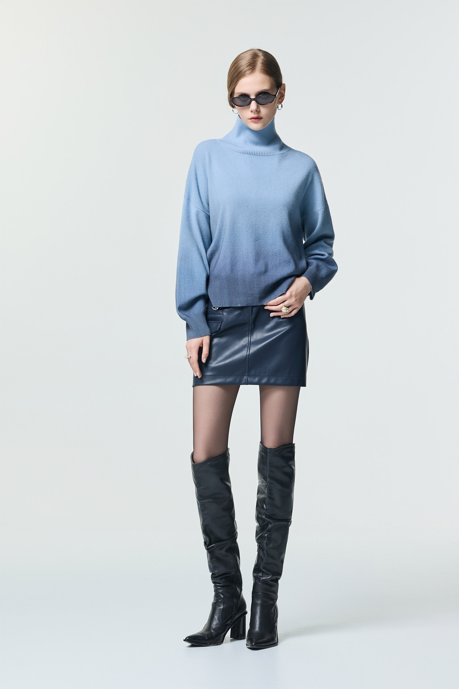 珍珠藍漸層染針織上衣珍珠藍漸層染針織上衣,上班OL穿搭,上衣,春夏穿搭,珍珠,約會特輯,針織,針織上衣,針織衫