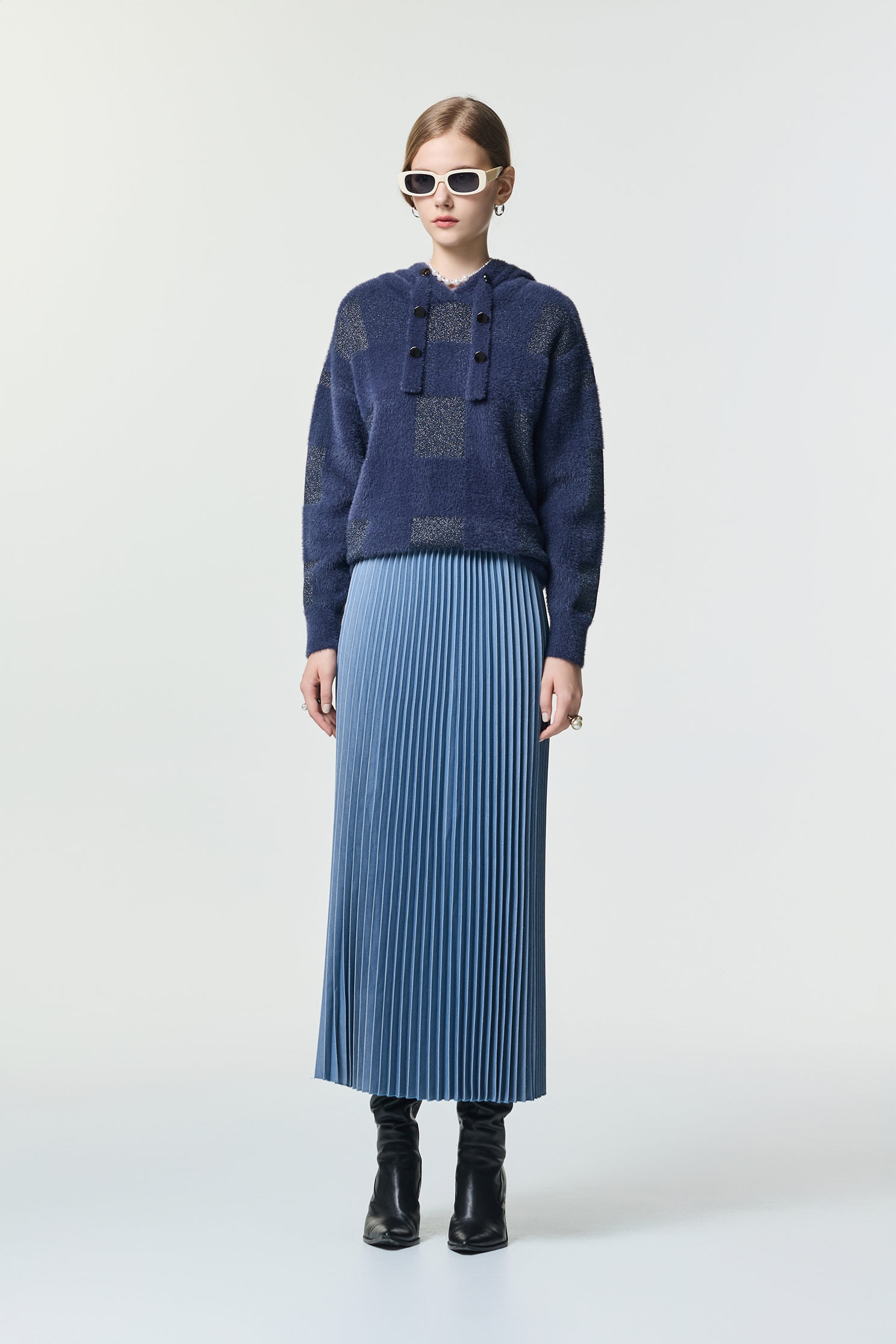 光澤感正反針連帽針織上衣光澤感正反針連帽針織上衣,上衣,人氣商品,春夏穿搭,格紋,針織,針織上衣,針織衫