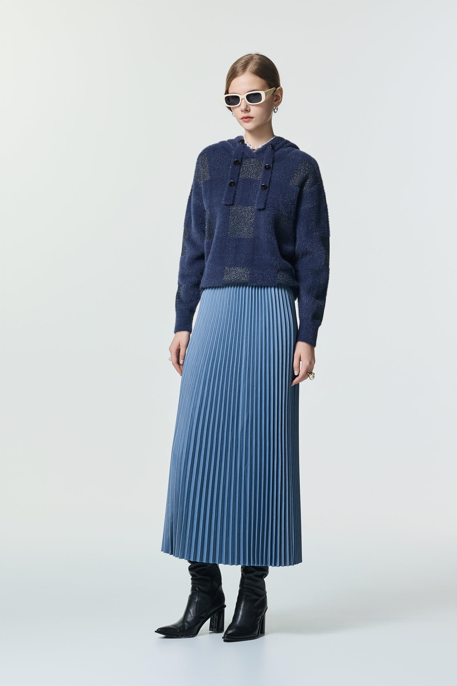 光澤感正反針連帽針織上衣光澤感正反針連帽針織上衣,上衣,人氣商品,春夏穿搭,格紋,針織,針織上衣,針織衫