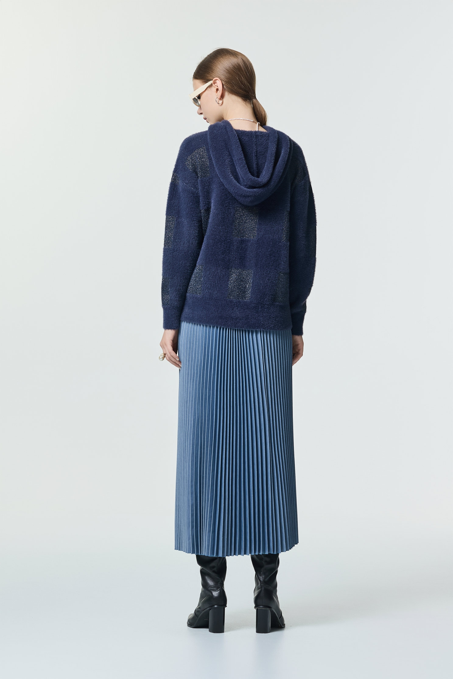 光澤感正反針連帽針織上衣光澤感正反針連帽針織上衣,上衣,人氣商品,春夏穿搭,格紋,針織,針織上衣,針織衫