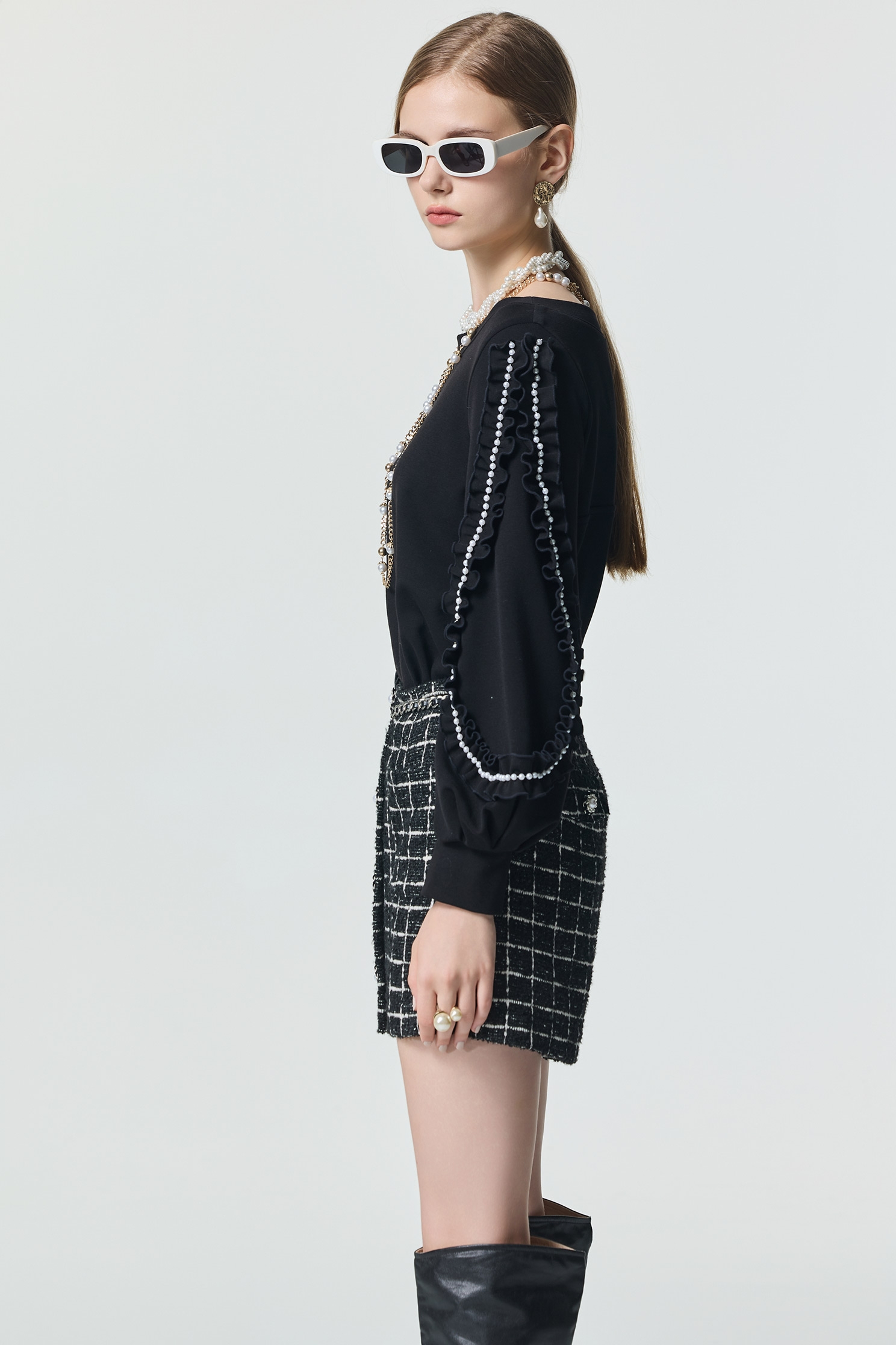 荷葉珍珠蓬袖單品T恤荷葉珍珠蓬袖單品T恤,T恤,上班OL穿搭,上衣,人氣商品,春夏穿搭,珍珠,簡約穿搭,約會特輯,荷葉