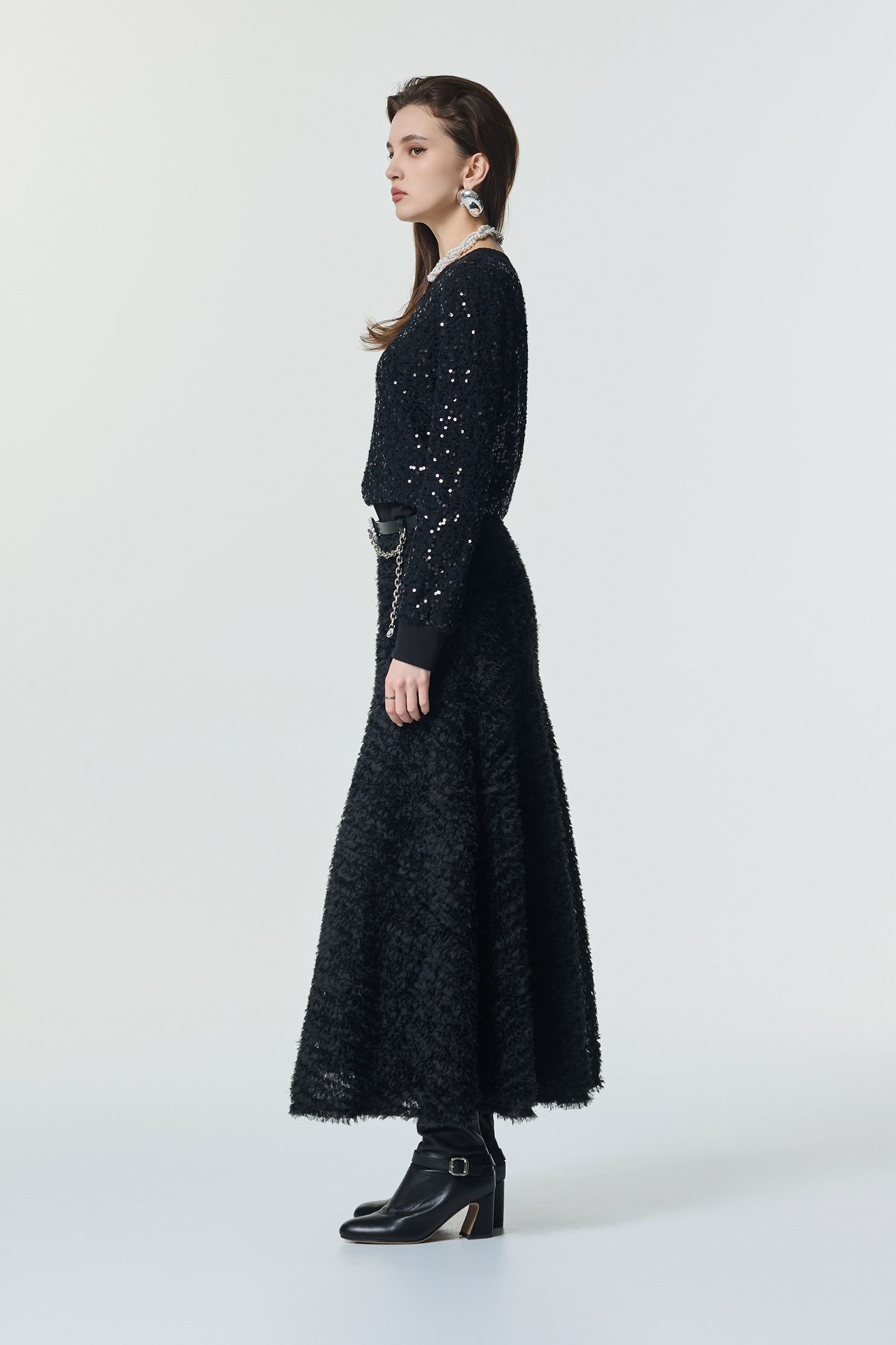 輕奢崁亮片彈性單品上衣輕奢崁亮片彈性單品上衣,上衣,春夏穿搭,派對特輯,約會特輯,針織