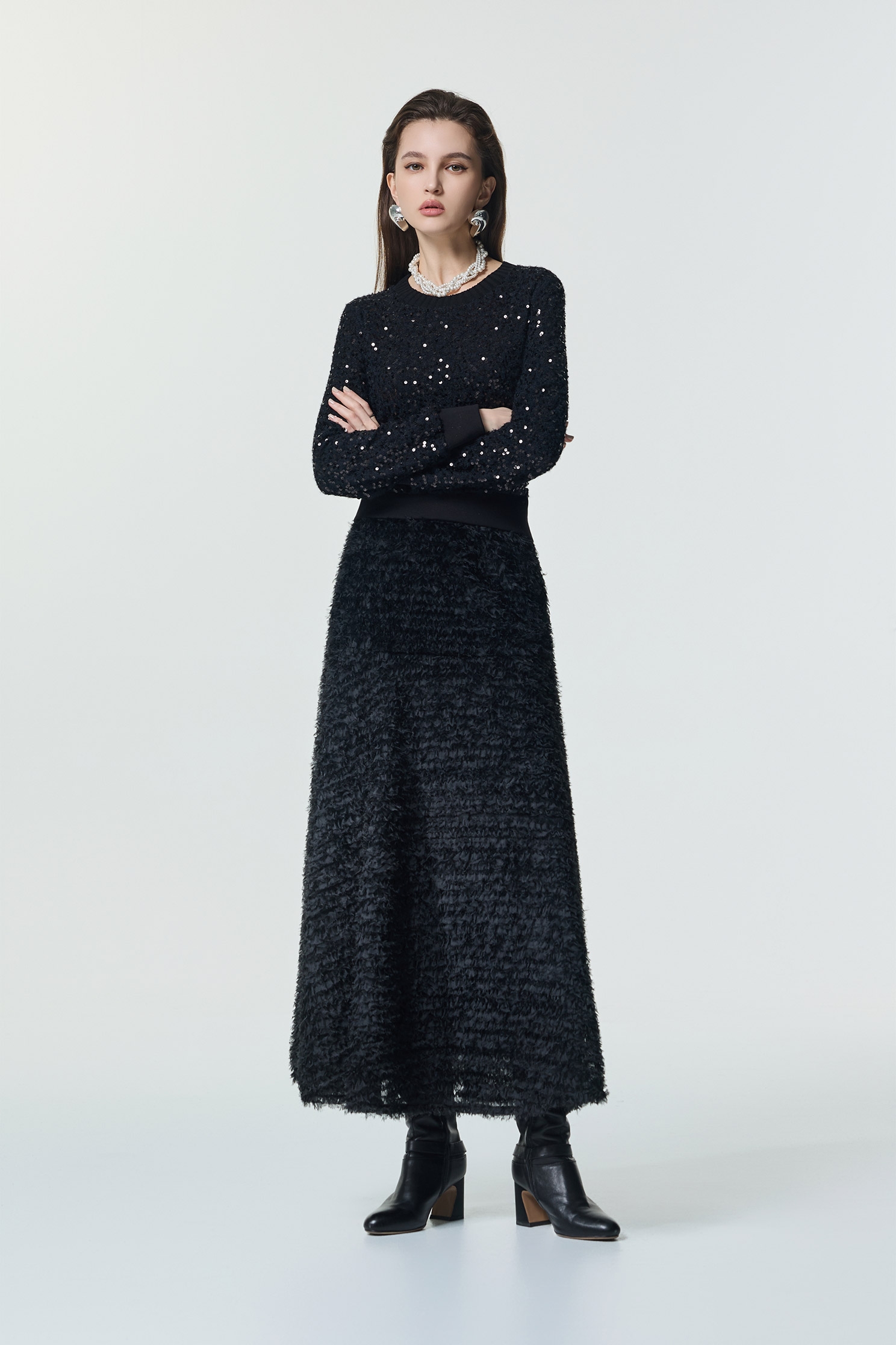 輕奢崁亮片彈性單品上衣輕奢崁亮片彈性單品上衣,上衣,春夏穿搭,派對特輯,約會特輯,針織