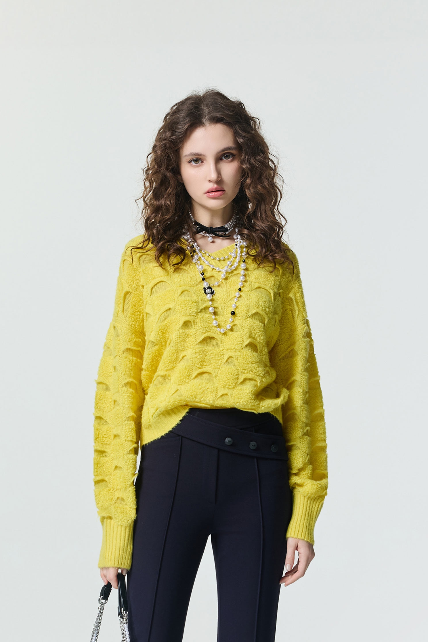 萊姆黃仿搖粒絨格紋針織萊姆黃仿搖粒絨格紋針織,V領上衣,上衣,春夏穿搭,格紋,約會特輯,針織,針織上衣,針織衫