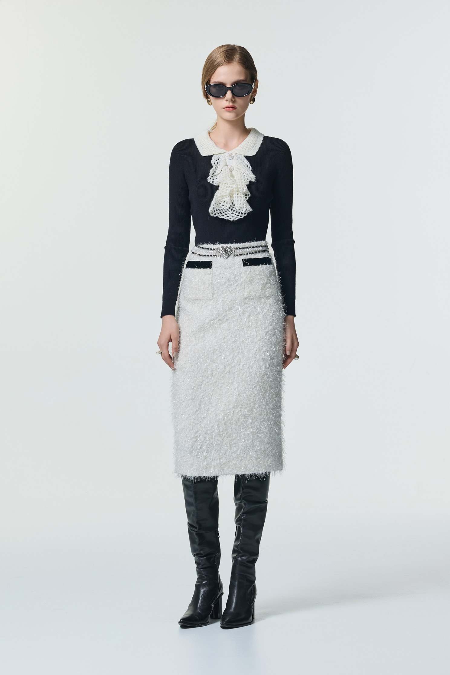 黑白配手勾荷葉坑條針織黑白配手勾荷葉坑條針織,上班OL穿搭,人氣商品,春夏穿搭,珍珠,約會特輯,荷葉,針織,針織衫