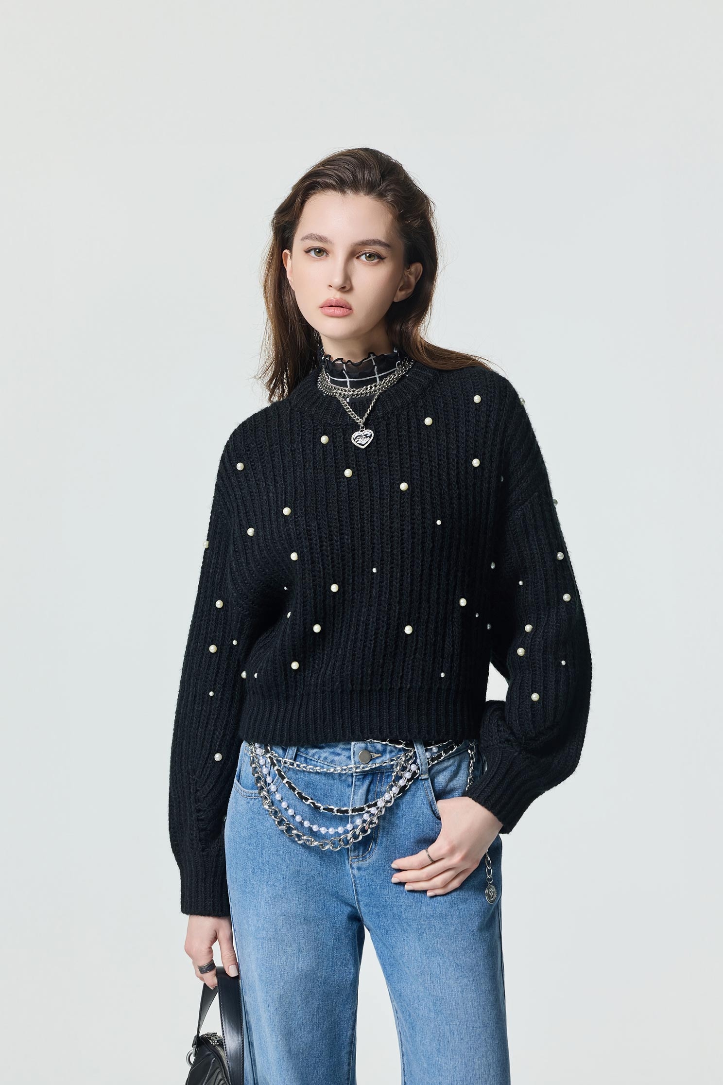 玉米目珍珠釘飾針織單品玉米目珍珠釘飾針織單品,上班OL穿搭,春夏穿搭,珍珠,簡約穿搭,約會特輯,針織,針織衫