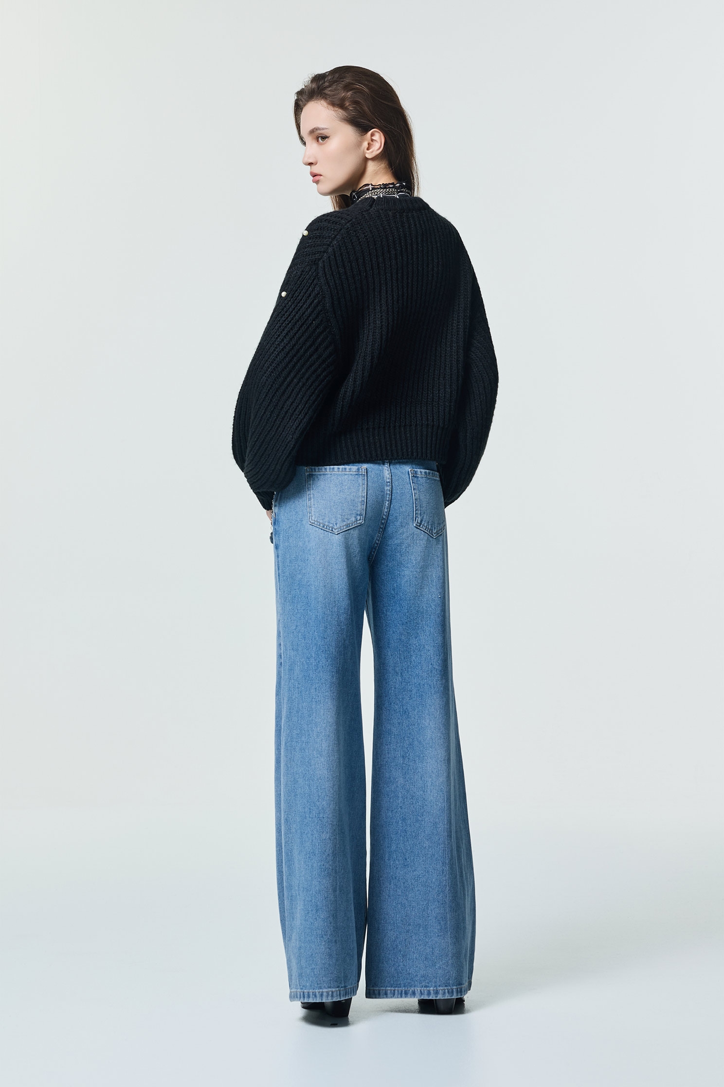 玉米目珍珠釘飾針織單品玉米目珍珠釘飾針織單品,上班OL穿搭,春夏穿搭,珍珠,簡約穿搭,約會特輯,針織,針織衫