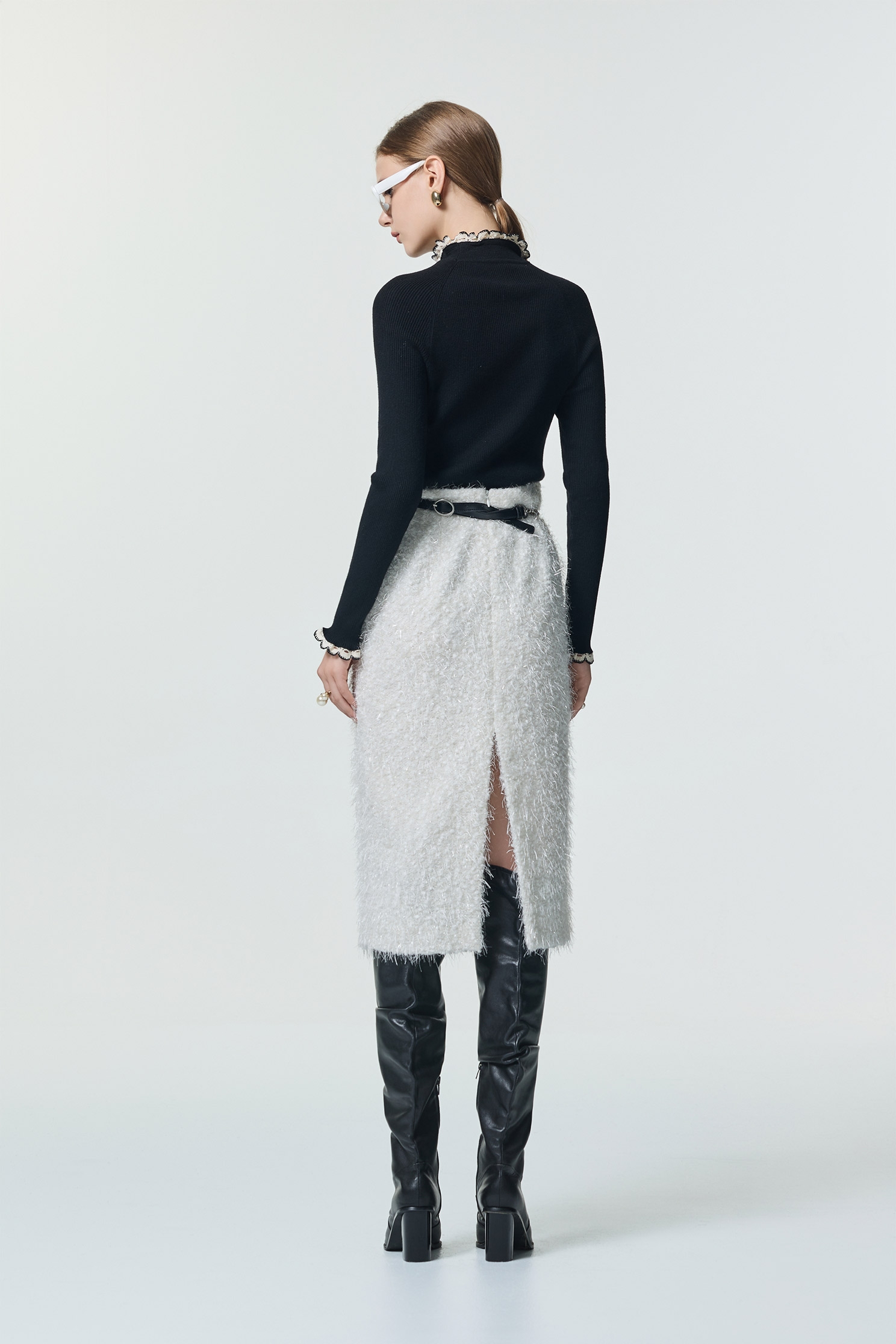 配色荷葉織帶坑條針織單品配色荷葉織帶坑條針織單品,上班OL穿搭,春夏穿搭,簡約穿搭,約會特輯,荷葉,針織,針織衫