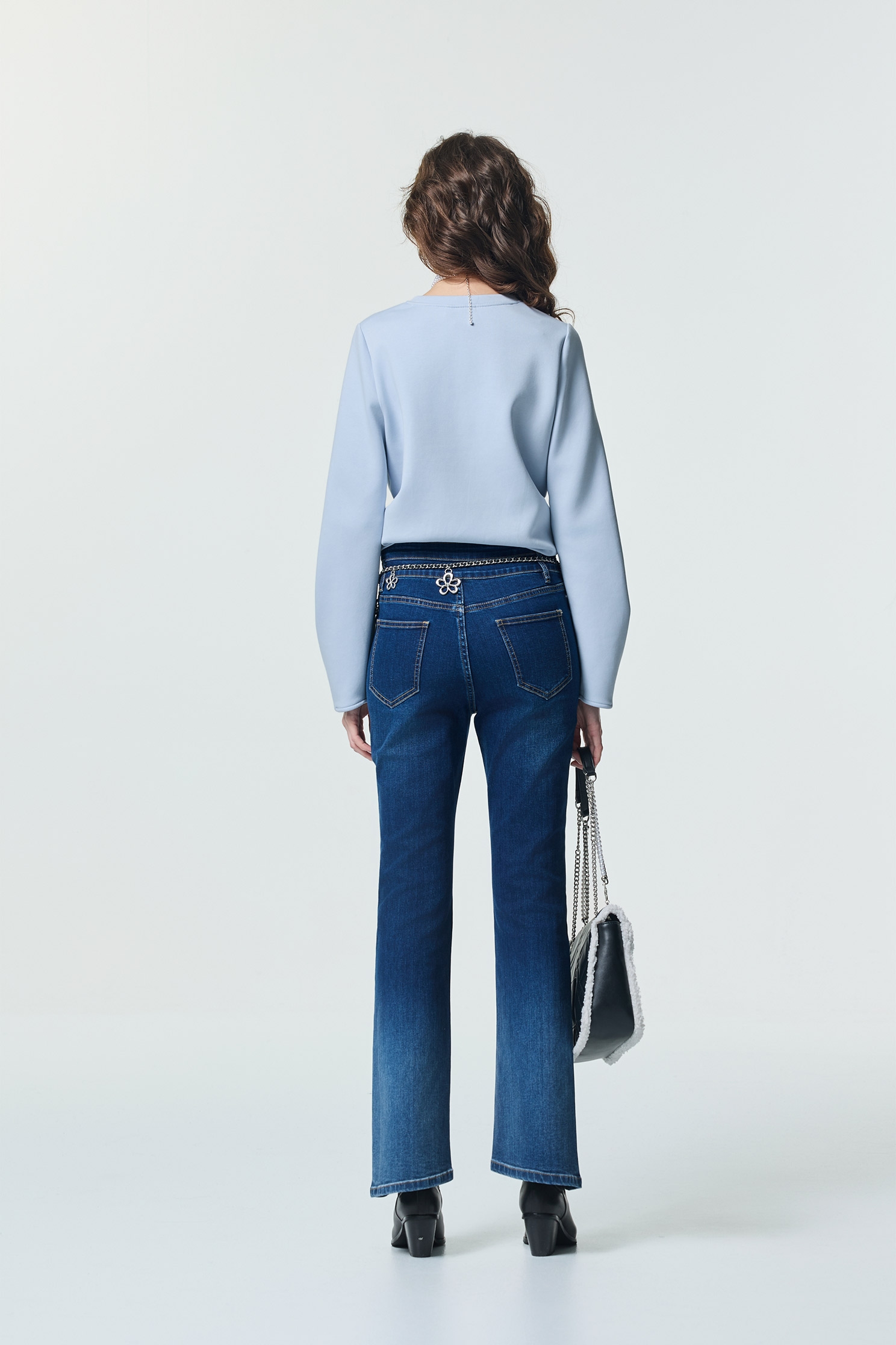 月光石藍單品上衣月光石藍單品上衣,上衣,人氣商品,春夏穿搭,簡約穿搭,約會特輯,蝴蝶結