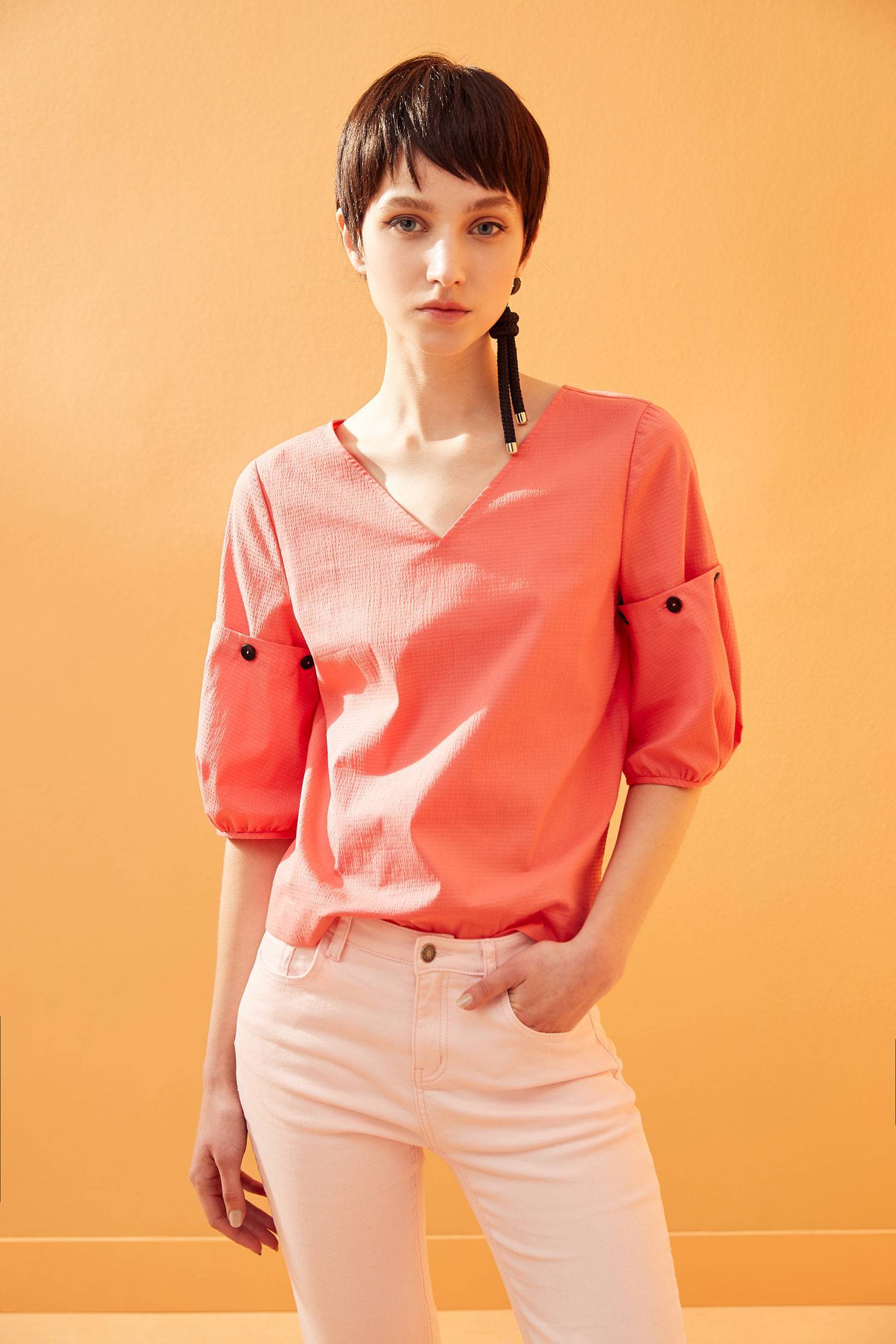 Five-point sleeve top with detachable sleeve,V-neck top,Top,五分袖上衣