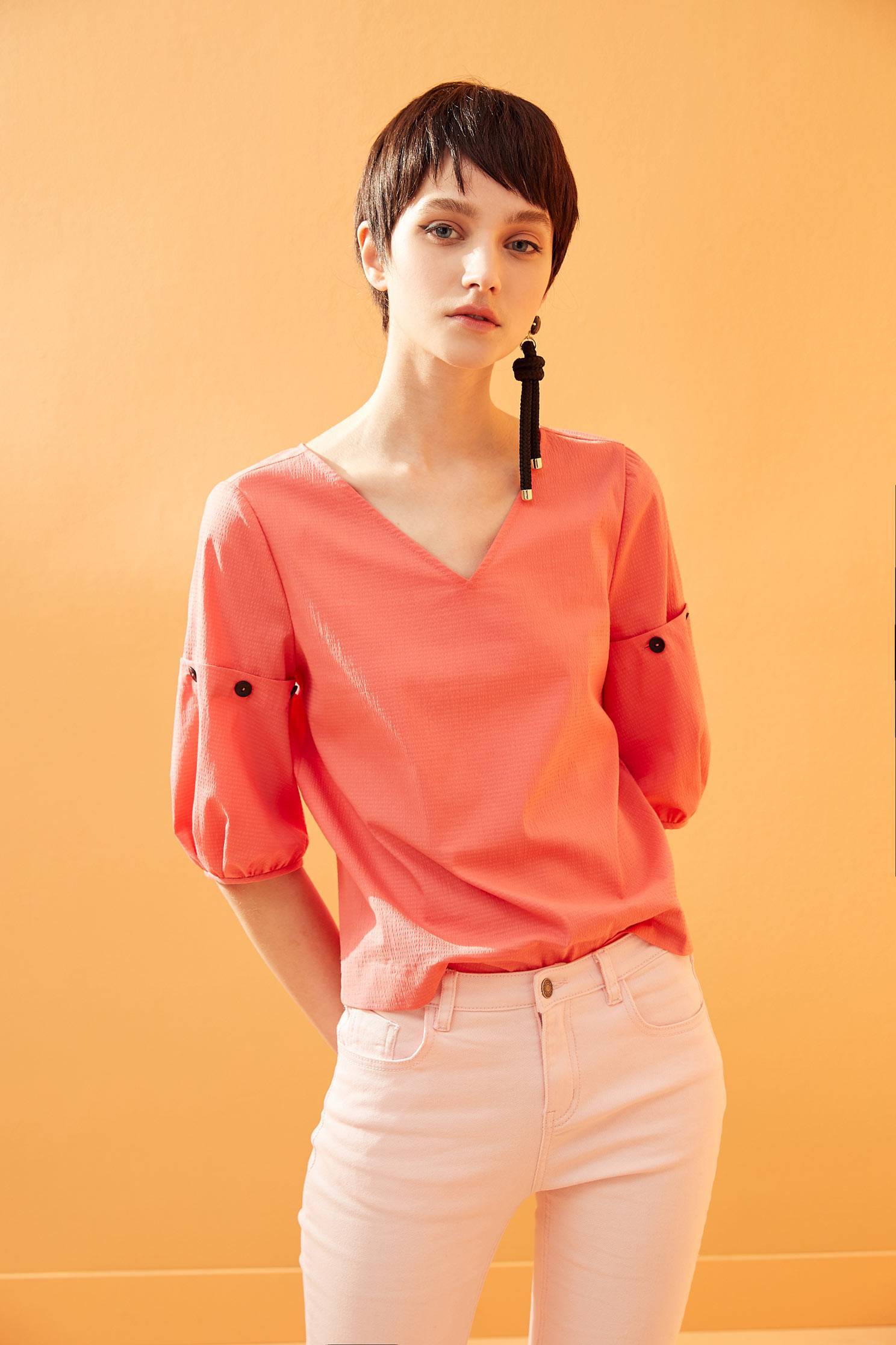 Five-point sleeve top with detachable sleeve,V-neck top,Top,五分袖上衣