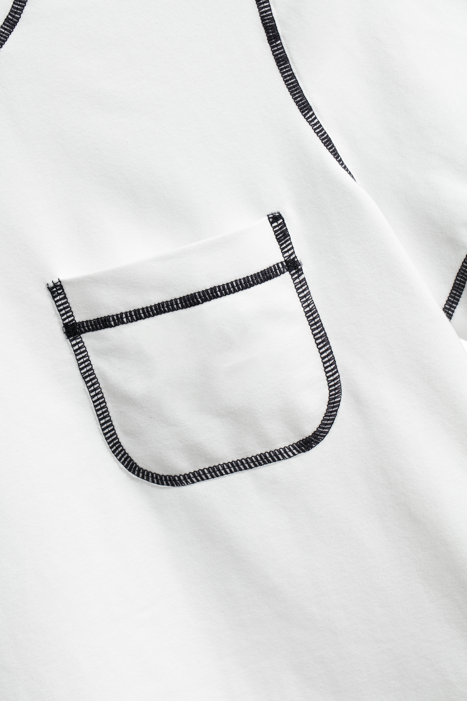 海軍藍爬線裝飾設計Ｔ海軍藍爬線裝飾設計Ｔ,T-Shirt,上衣,人氣商品,春夏穿搭,白色上衣,純棉