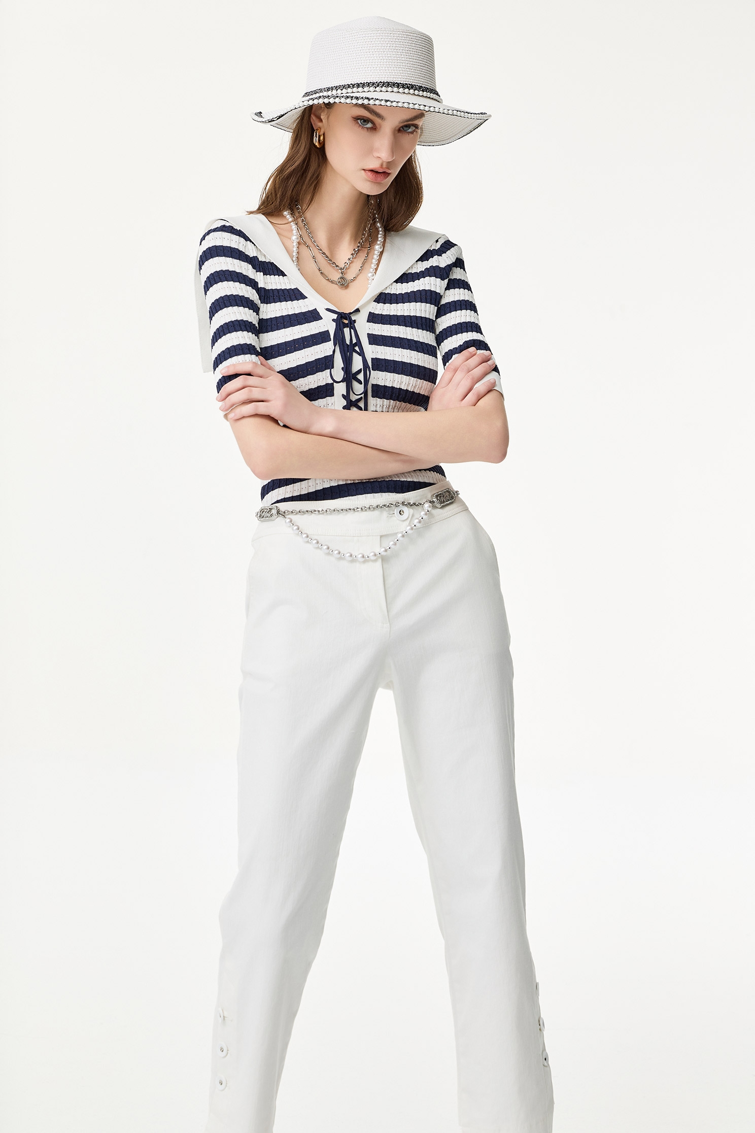 海軍藍白條披領針織上衣海軍藍白條披領針織上衣,上衣,春夏穿搭,條紋,繡花,針織,針織衫