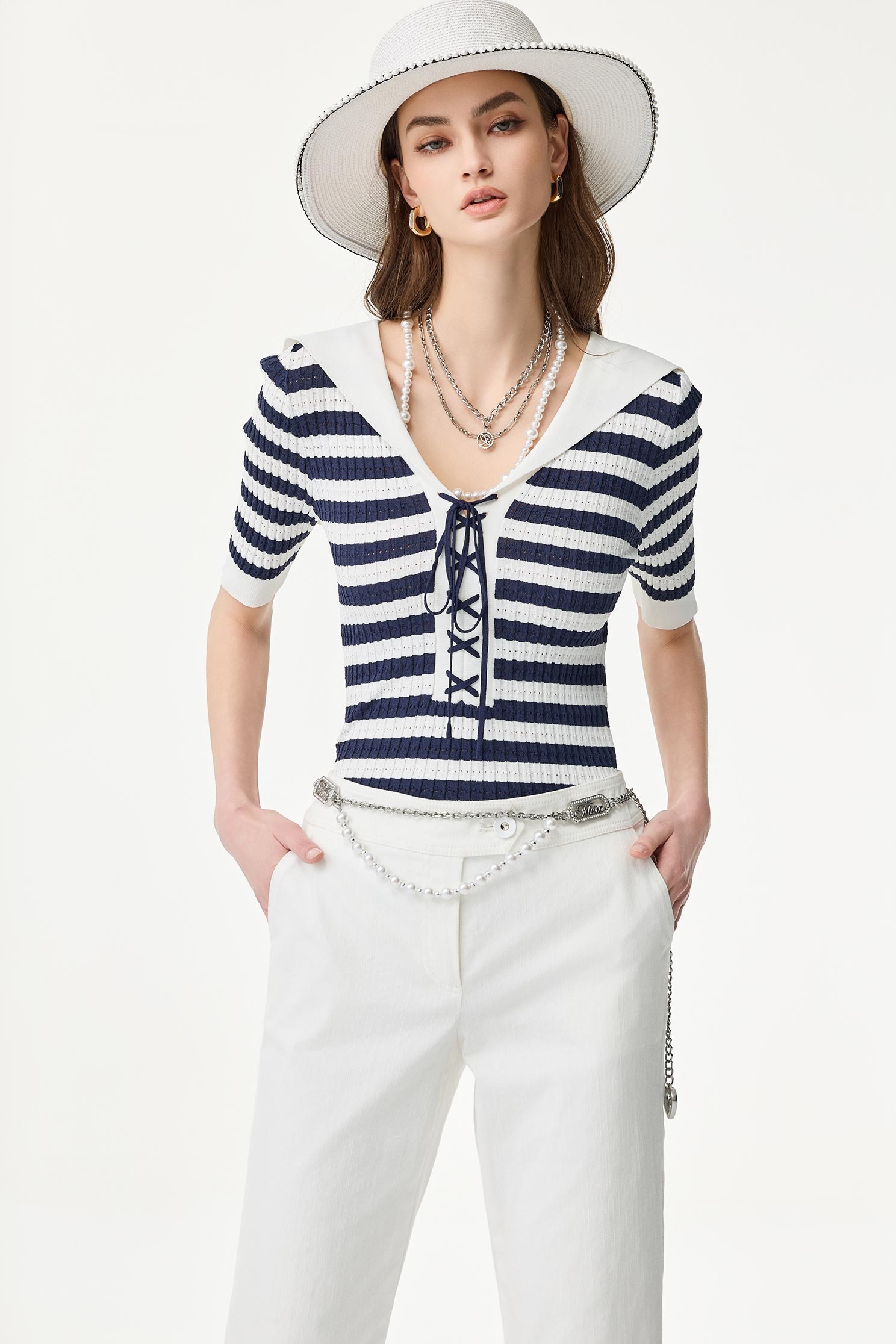 海軍藍白條披領針織上衣海軍藍白條披領針織上衣,上衣,春夏穿搭,條紋,繡花,針織,針織衫