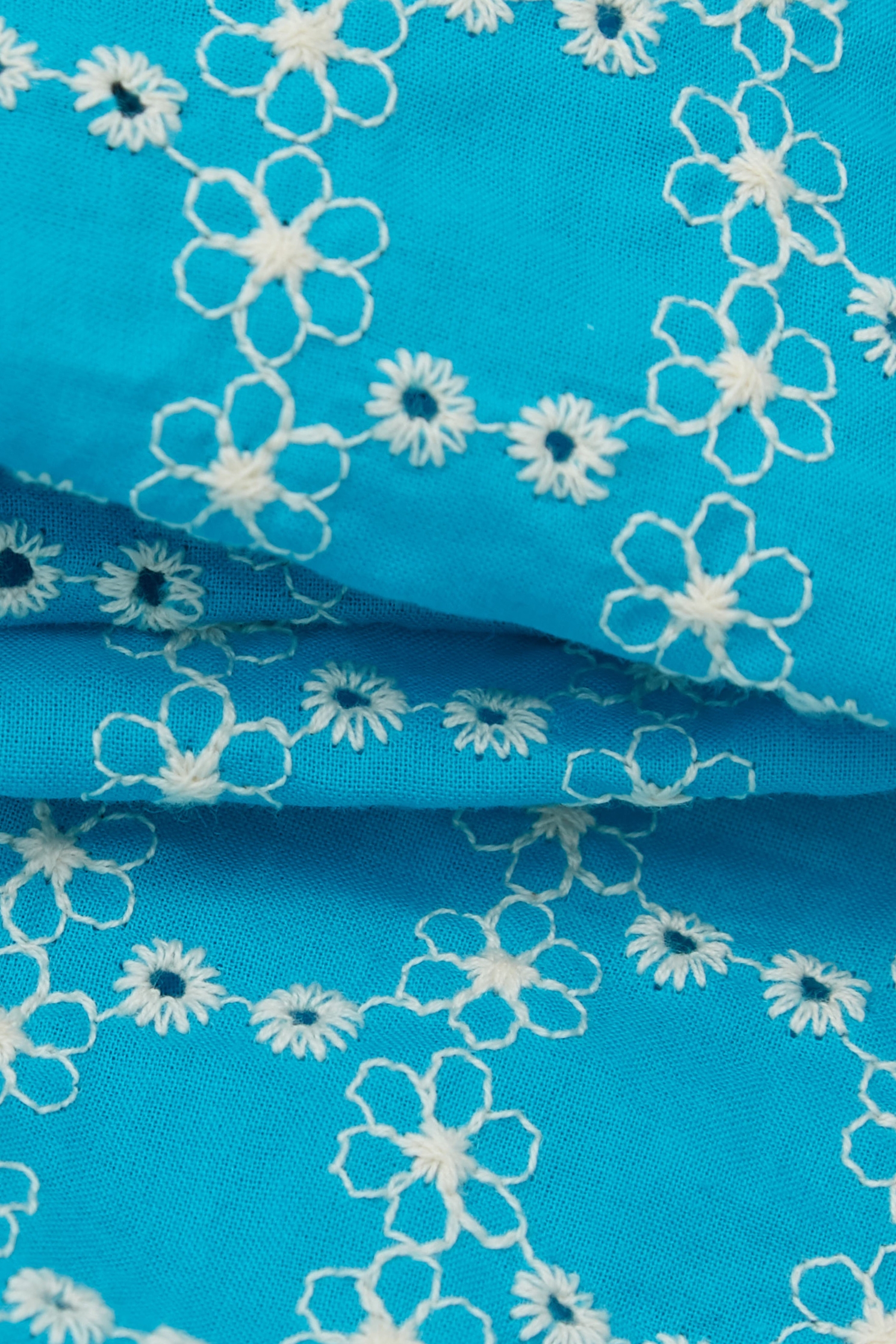 水生藍刺繡上衣水生藍刺繡上衣,上衣,刺繡,春夏穿搭,繡花上衣,荷葉,襯衫