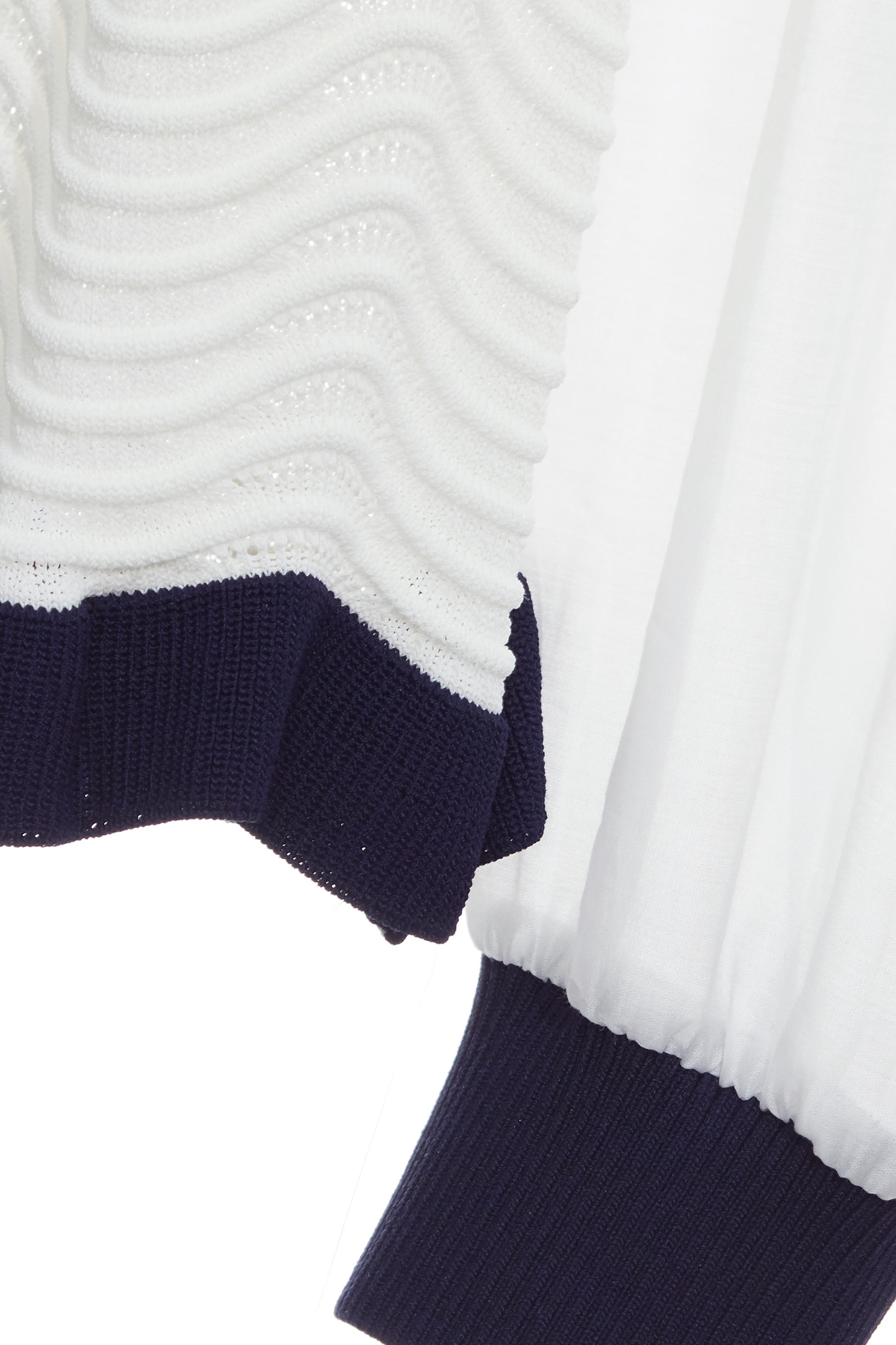 鑲暮色藍邊針織上衣鑲暮色藍邊針織上衣,上衣,人氣商品,小香風,春夏穿搭,針織,針織上衣,針織衫