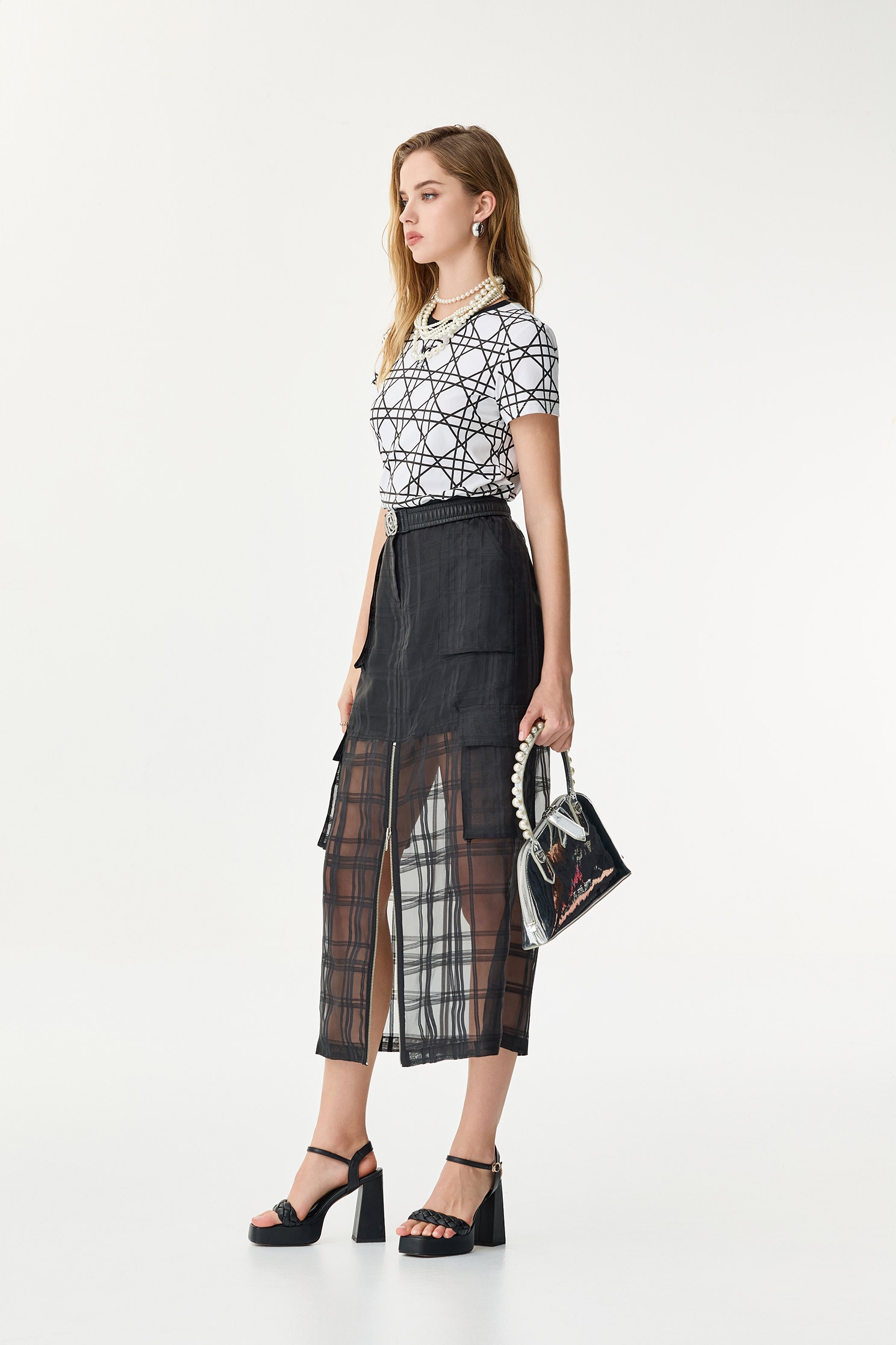 黑白幾何印花Ｔ黑白幾何印花Ｔ