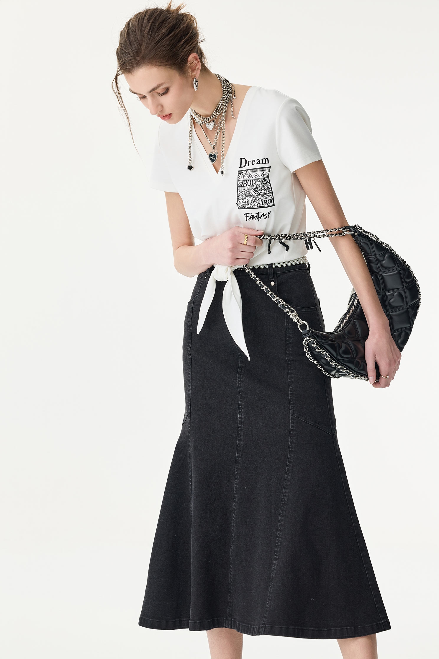 玫瑰印繡綁帶短Ｔ恤玫瑰印繡綁帶短Ｔ恤