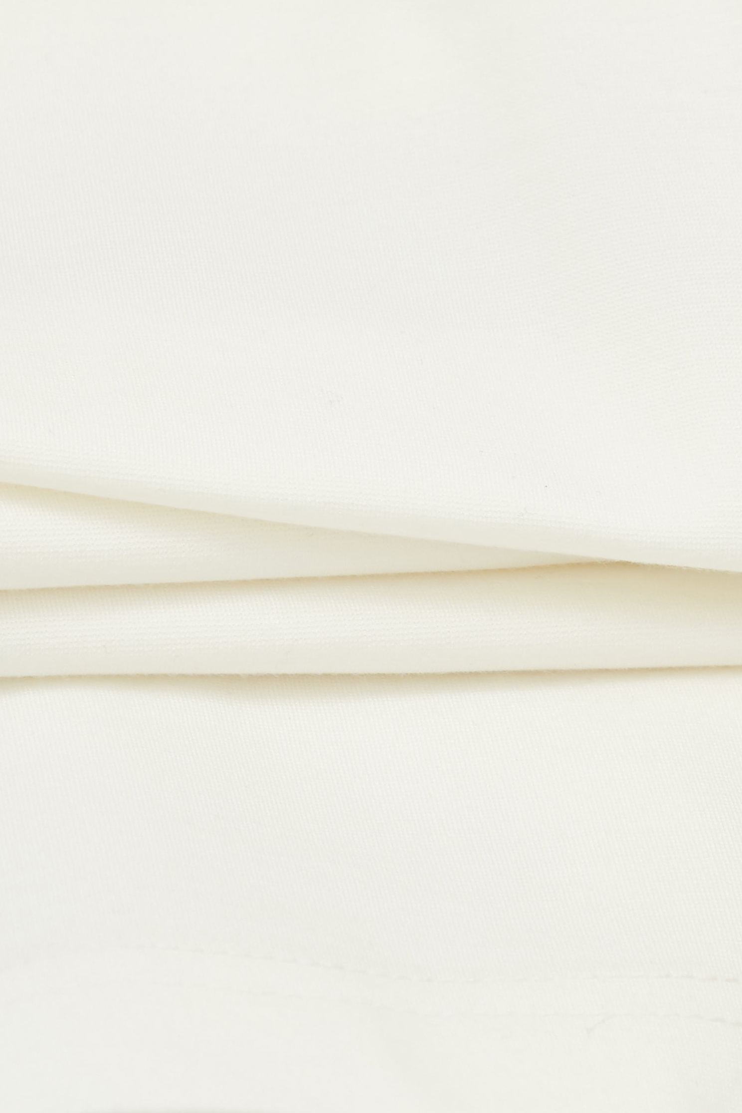 黑邊愛心繡花假兩件T恤黑邊愛心繡花假兩件T恤,T恤,上衣,春夏穿搭,約會特輯,繡花,輕奢度假,輕奢渡假