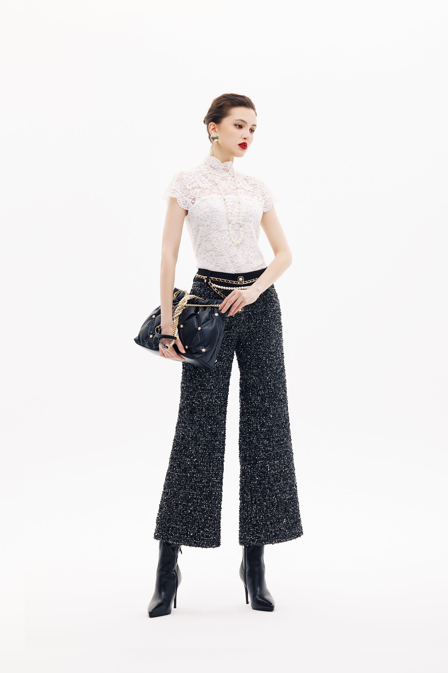 珍珠白小高領彈性蕾絲單品珍珠白小高領彈性蕾絲單品,上班OL穿搭,上衣,春夏穿搭,珍珠,約會特輯,花花世界,蕾絲