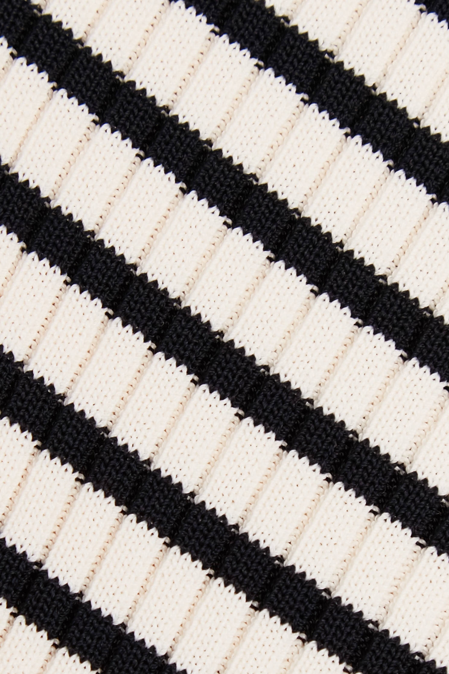 喇叭花瓣袖條紋針織上衣喇叭花瓣袖條紋針織上衣,上班OL穿搭,上衣,春夏穿搭,條紋,約會特輯,針織,針織上衣,針織衫