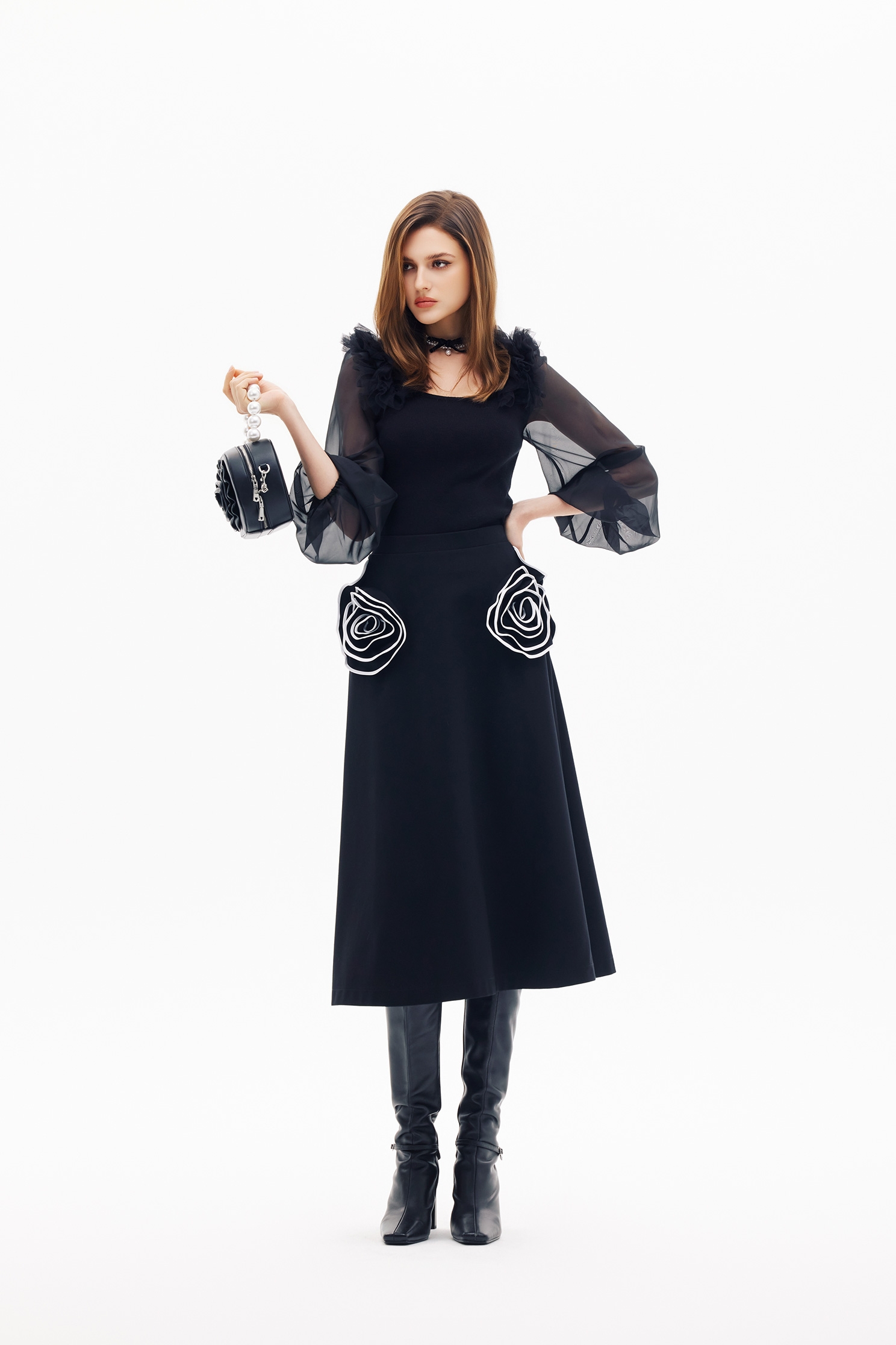 異材拼接荷葉針織上衣異材拼接荷葉針織上衣,上班OL穿搭,上衣,春夏穿搭,約會特輯,荷葉,針織,針織衫,黑色上衣