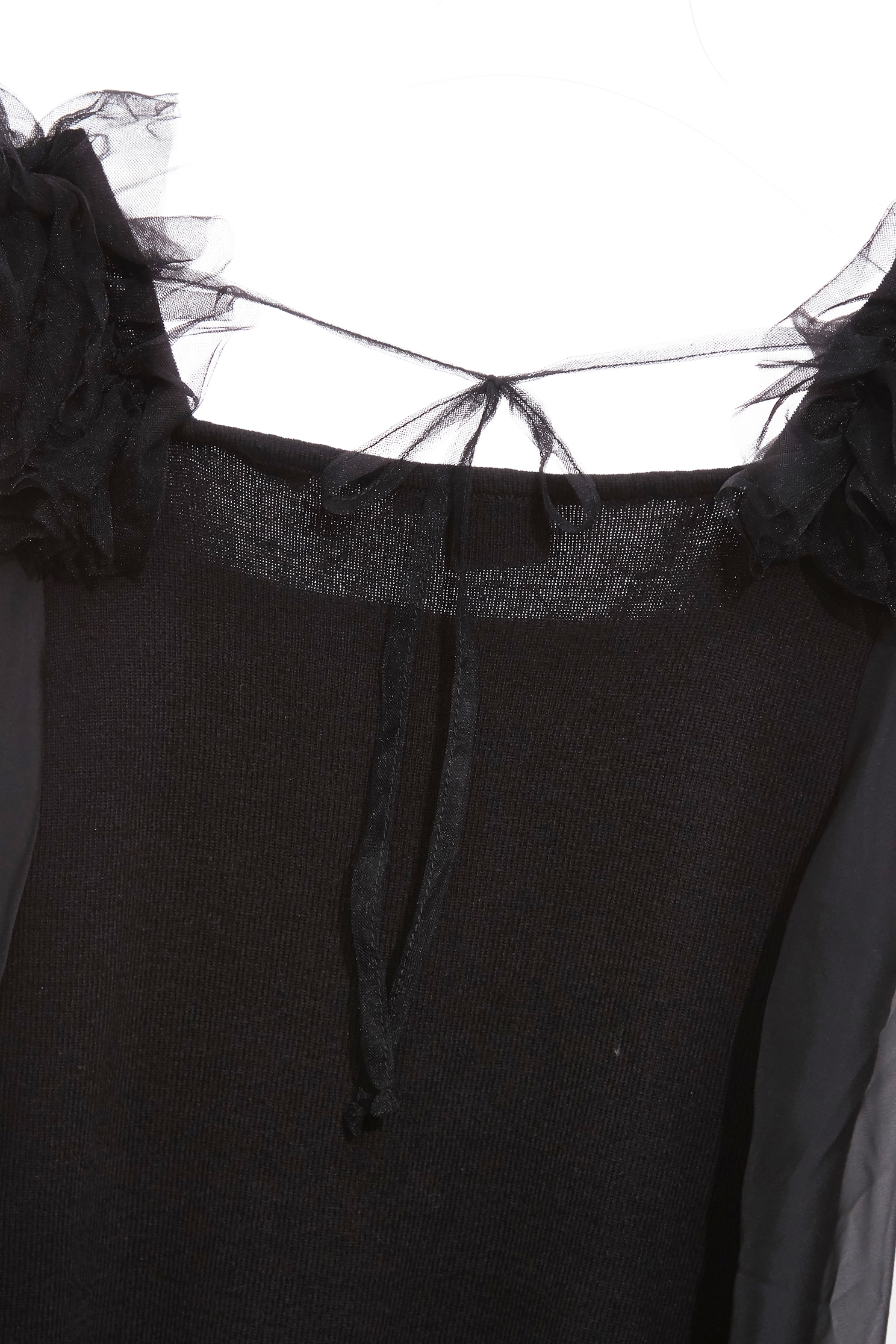 異材拼接荷葉針織上衣異材拼接荷葉針織上衣,上班OL穿搭,上衣,春夏穿搭,約會特輯,荷葉,針織,針織衫,黑色上衣