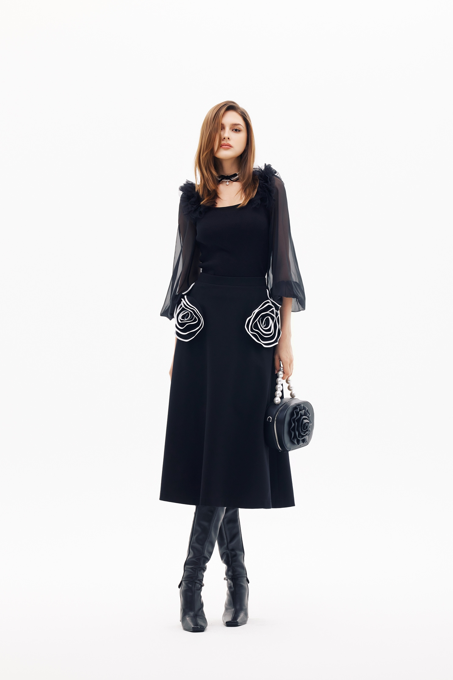 異材拼接荷葉針織上衣異材拼接荷葉針織上衣,上班OL穿搭,上衣,春夏穿搭,約會特輯,荷葉,針織,針織衫,黑色上衣