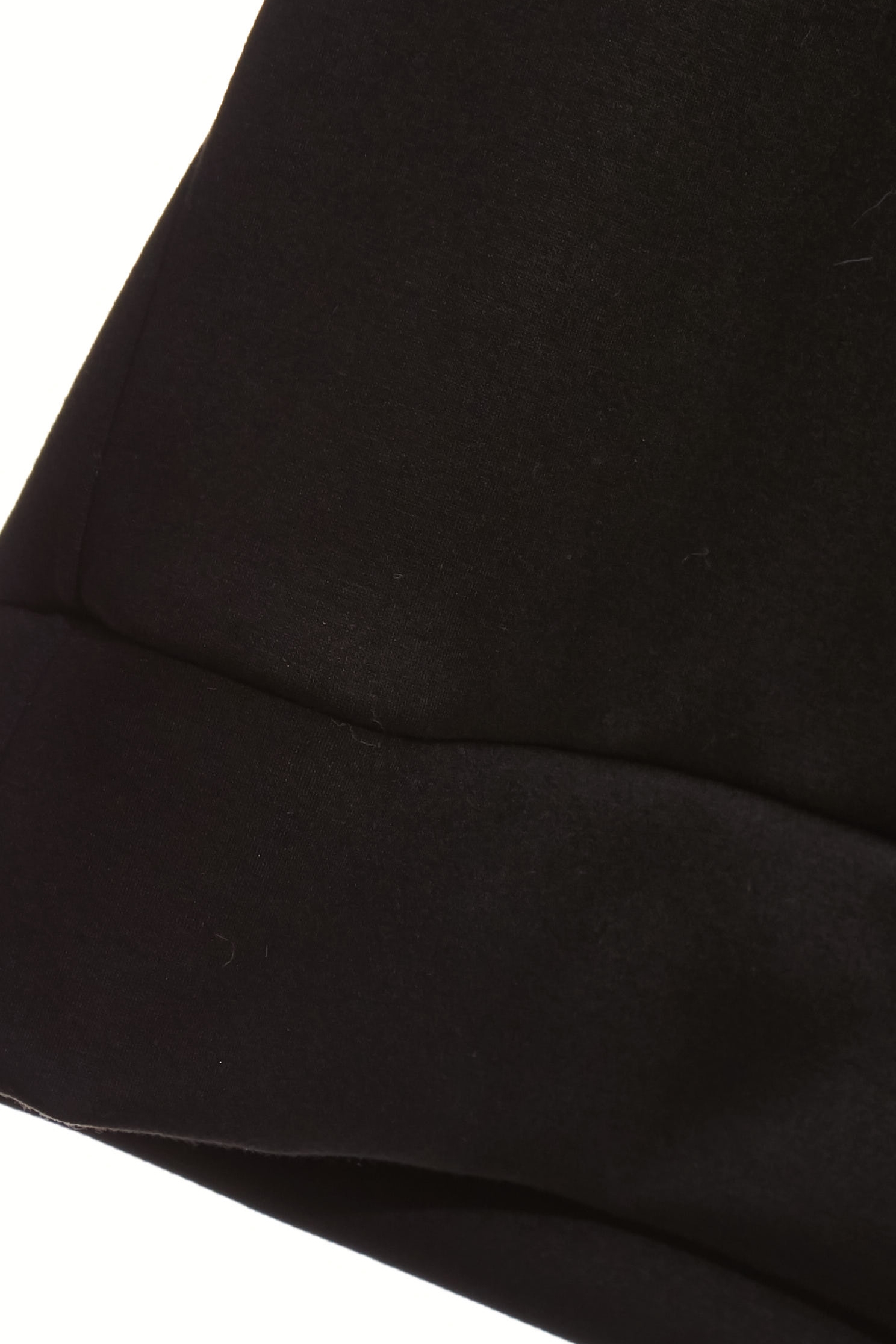 黑玫瑰繞花短袖單品黑玫瑰繞花短袖單品,上班OL穿搭,上衣,春夏穿搭,約會特輯,花花世界