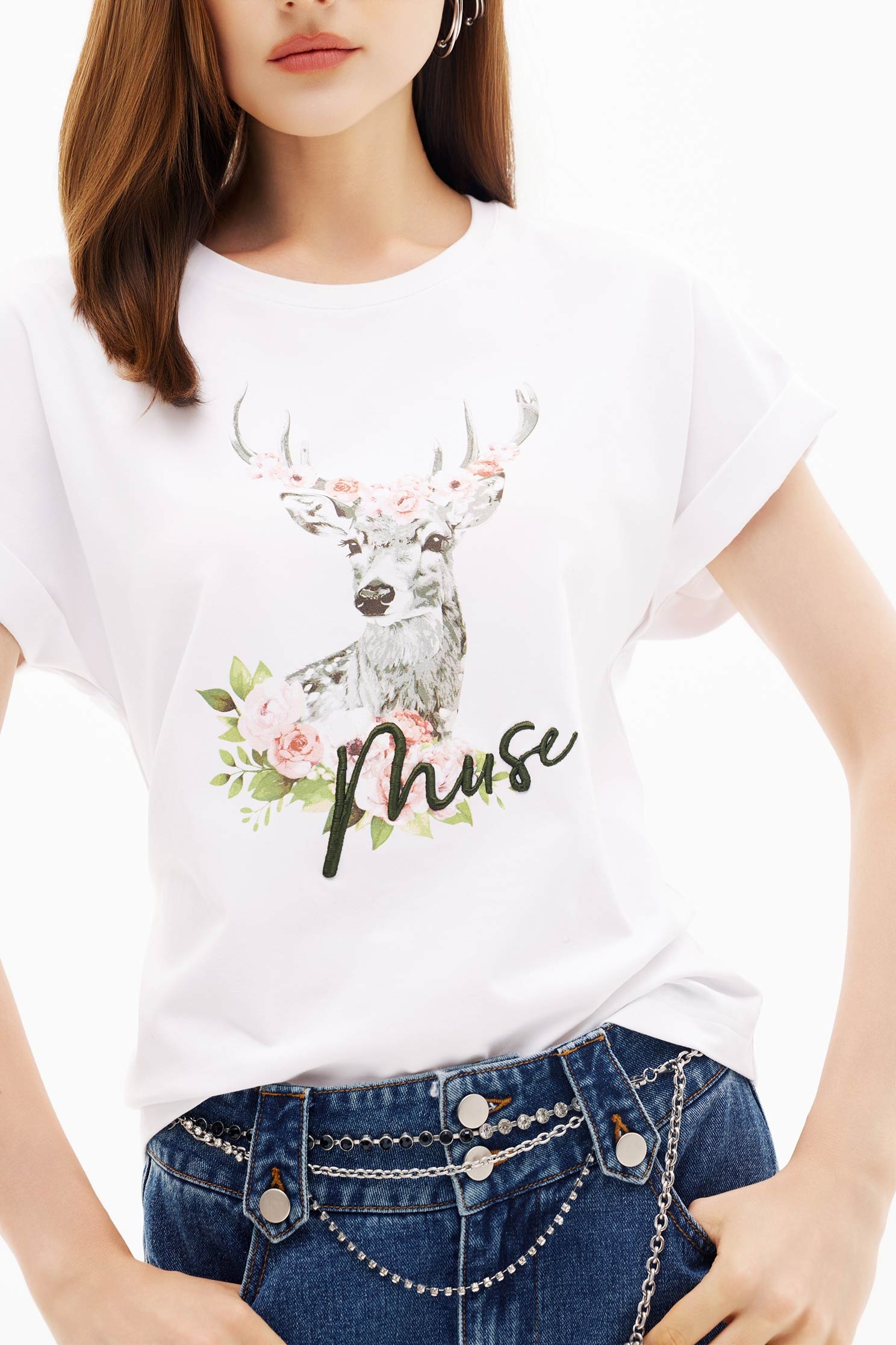 戴花環魅鹿印花Ｔ恤上衣戴花環魅鹿印花Ｔ恤上衣,T恤,上衣,人氣商品,刺繡,春夏穿搭,簡約穿搭,純棉,花花世界,輕奢度假,輕奢渡假