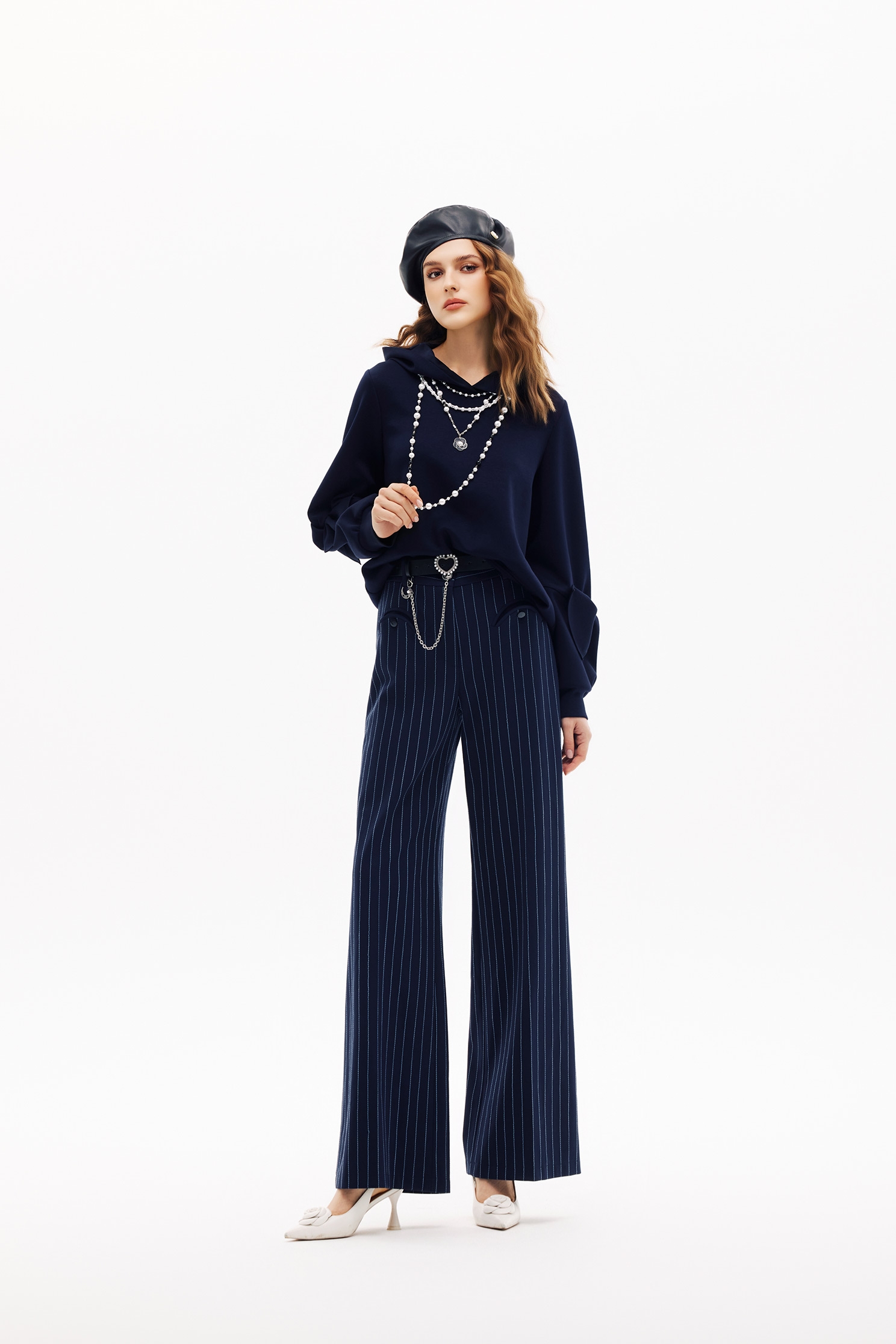 濃厚靛藍蝴蝶結袖上衣濃厚靛藍蝴蝶結袖上衣,上衣,春夏穿搭,蝴蝶結