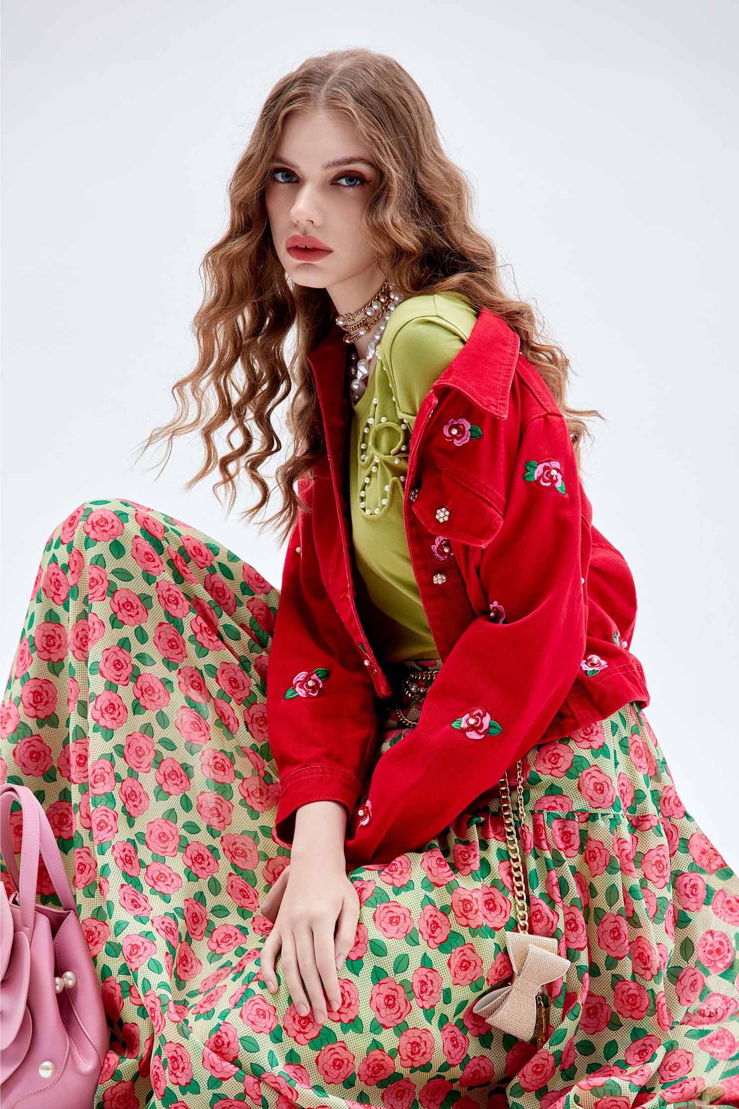 火紅色薔薇刺繡牛仔外套火紅色薔薇刺繡牛仔外套,一般外套,人氣商品,刺繡,外套,牛仔,牛仔外套,珍珠,秋冬穿搭,純棉